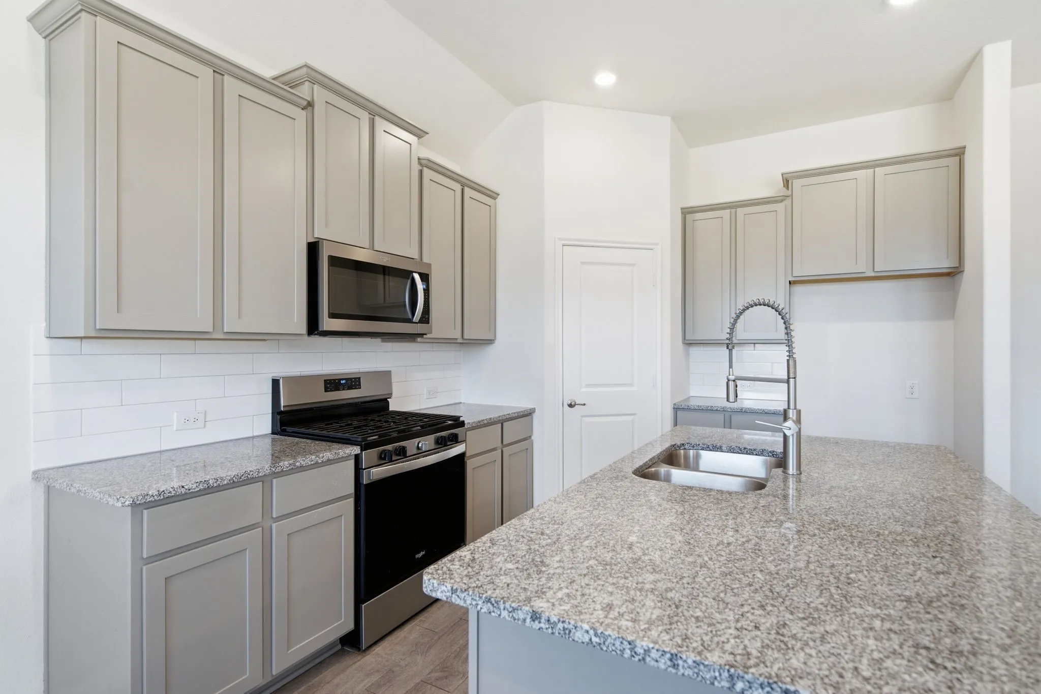 Single Family Residence For Sale in Denton County , 3250 Hunters Glen Drive, Aubrey, Texas 76227, 3 Bedroom, 2 Bathroom, 2 Garage spaces, 1,523 Sqft, built in 2022, mls#21350980, Real Estate Agent in Aubrey, Homes For Sale in Denton county, Homes For Sale in Aubrey, Realtor in Aubrey Texas, Real Estate Brokerage Independent Realty Texas, Luminita Cordes Realtor