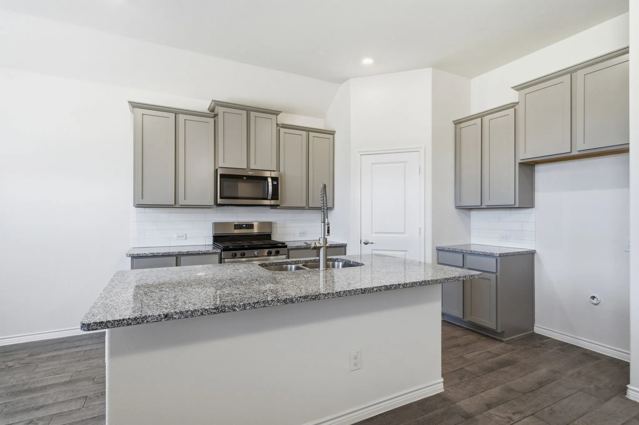 Single Family Residence For Sale in Denton County , 3250 Hunters Glen Drive, Aubrey, Texas 76227, 3 Bedroom, 2 Bathroom, 2 Garage spaces, 1,523 Sqft, built in 2022, mls#21350980, Real Estate Agent in Aubrey, Homes For Sale in Denton county, Homes For Sale in Aubrey, Realtor in Aubrey Texas, Real Estate Brokerage Independent Realty Texas, Luminita Cordes Realtor