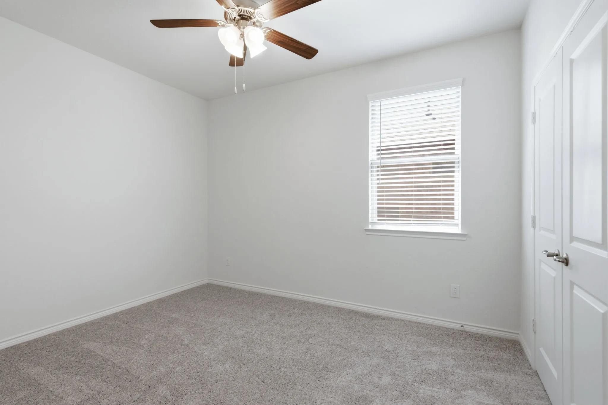Single Family Residence For Sale in Denton County , 3250 Hunters Glen Drive, Aubrey, Texas 76227, 3 Bedroom, 2 Bathroom, 2 Garage spaces, 1,523 Sqft, built in 2022, mls#21350980, Real Estate Agent in Aubrey, Homes For Sale in Denton county, Homes For Sale in Aubrey, Realtor in Aubrey Texas, Real Estate Brokerage Independent Realty Texas, Luminita Cordes Realtor