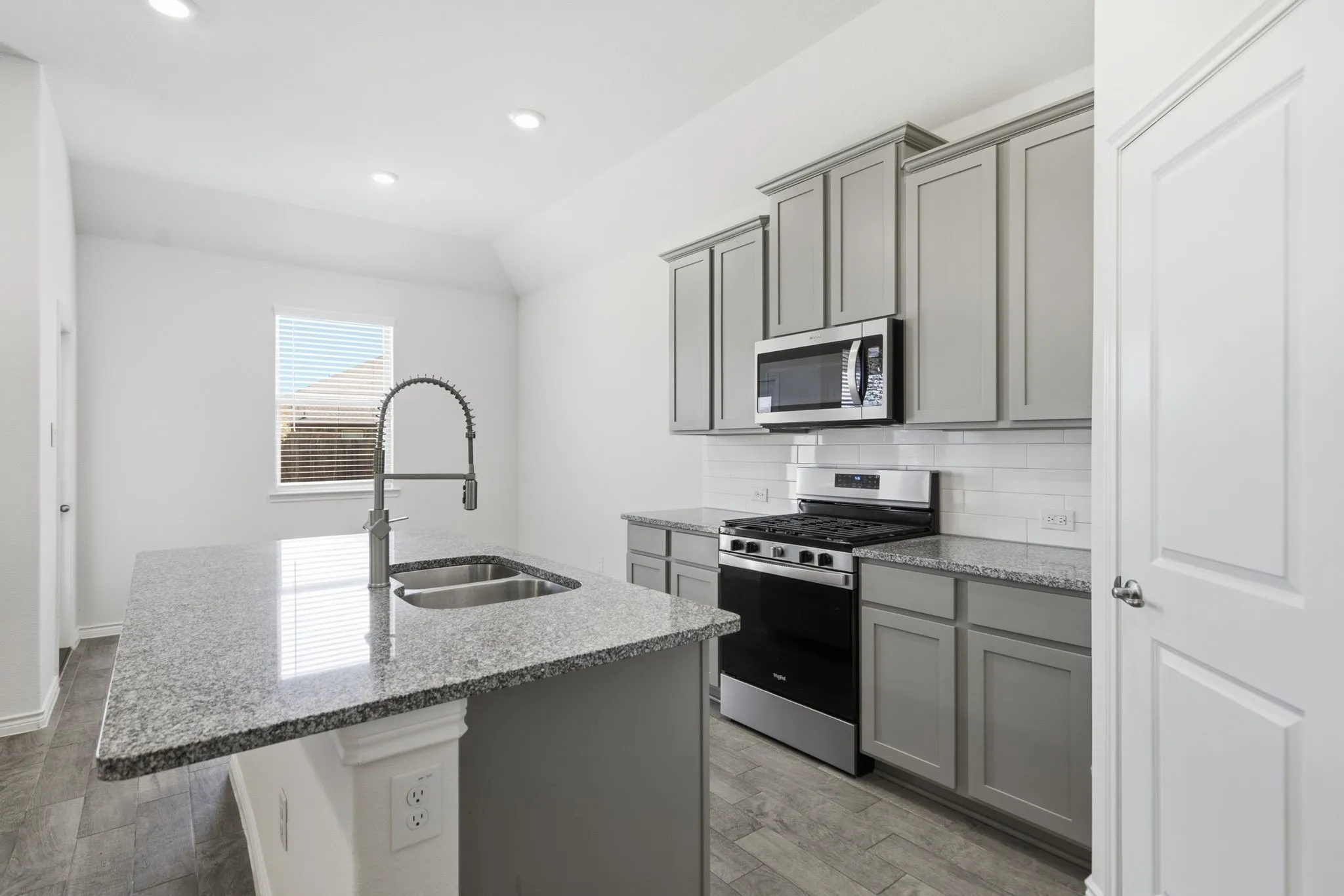 Single Family Residence For Sale in Denton County , 3250 Hunters Glen Drive, Aubrey, Texas 76227, 3 Bedroom, 2 Bathroom, 2 Garage spaces, 1,523 Sqft, built in 2022, mls#21350980, Real Estate Agent in Aubrey, Homes For Sale in Denton county, Homes For Sale in Aubrey, Realtor in Aubrey Texas, Real Estate Brokerage Independent Realty Texas, Luminita Cordes Realtor