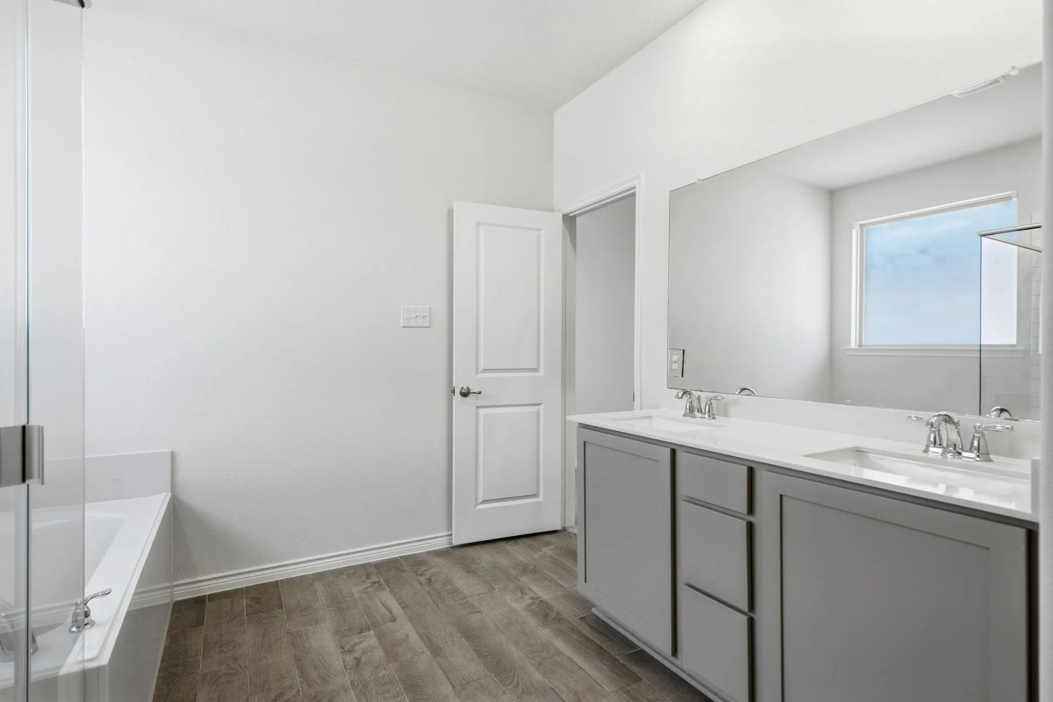 Single Family Residence For Sale in Denton County , 3250 Hunters Glen Drive, Aubrey, Texas 76227, 3 Bedroom, 2 Bathroom, 2 Garage spaces, 1,523 Sqft, built in 2022, mls#21350980, Real Estate Agent in Aubrey, Homes For Sale in Denton county, Homes For Sale in Aubrey, Realtor in Aubrey Texas, Real Estate Brokerage Independent Realty Texas, Luminita Cordes Realtor
