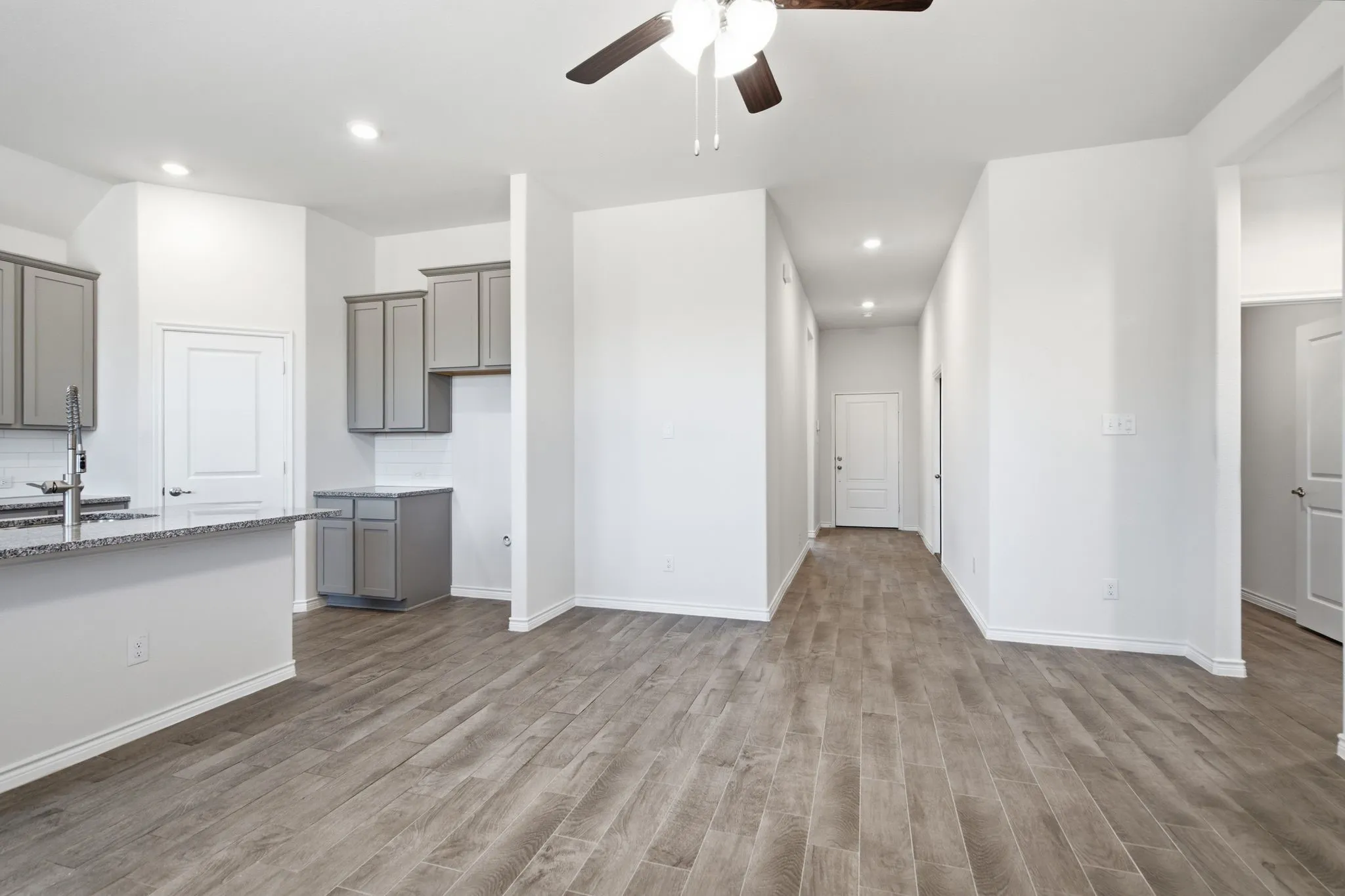 Single Family Residence For Sale in Denton County , 3250 Hunters Glen Drive, Aubrey, Texas 76227, 3 Bedroom, 2 Bathroom, 2 Garage spaces, 1,523 Sqft, built in 2022, mls#21350980, Real Estate Agent in Aubrey, Homes For Sale in Denton county, Homes For Sale in Aubrey, Realtor in Aubrey Texas, Real Estate Brokerage Independent Realty Texas, Luminita Cordes Realtor