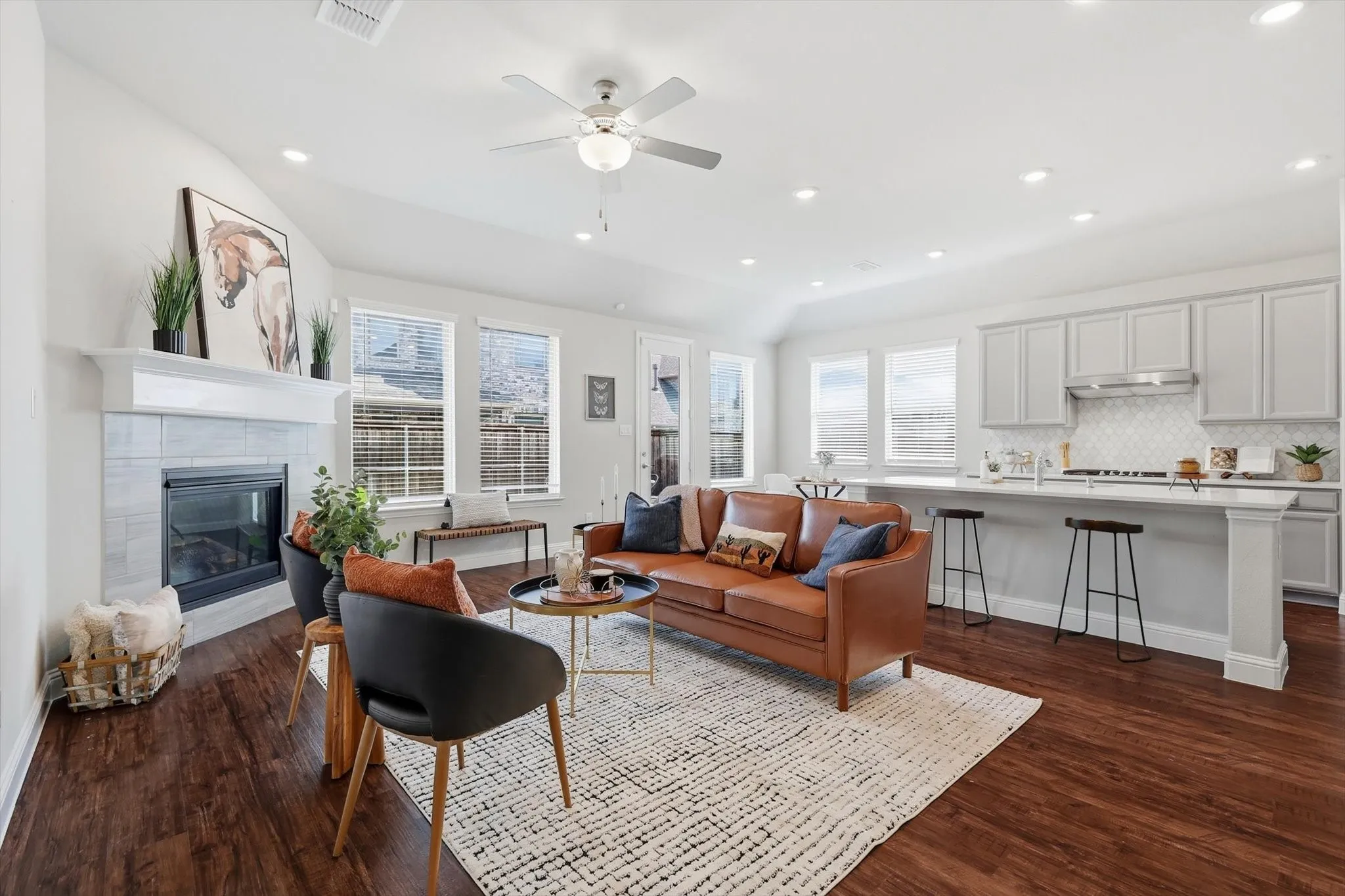 Single Family Residence For Sale in Collin County , 2371 Canary Grass Lane, Prosper, Texas 75078, 3 Bedroom, 3 Bathroom, 2 Garage spaces, 2,315 Sqft, built in 2020, mls#21350841, Real Estate Agent in Prosper, Homes For Sale in Collin county, Homes For Sale in Prosper, Realtor in Prosper Texas, Real Estate Brokerage Independent Realty Texas, Luminita Cordes Realtor