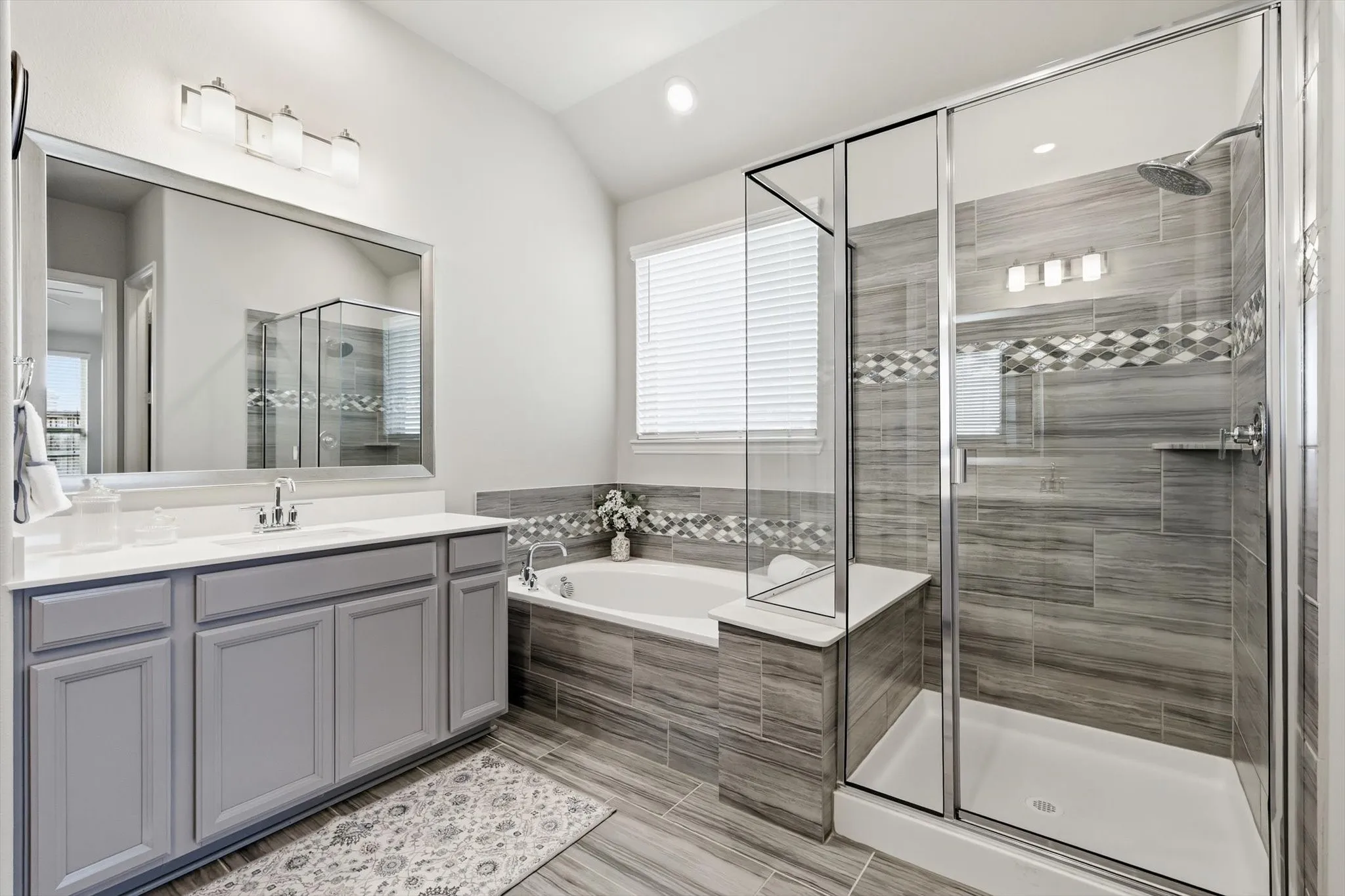 Single Family Residence For Sale in Collin County , 2371 Canary Grass Lane, Prosper, Texas 75078, 3 Bedroom, 3 Bathroom, 2 Garage spaces, 2,315 Sqft, built in 2020, mls#21350841, Real Estate Agent in Prosper, Homes For Sale in Collin county, Homes For Sale in Prosper, Realtor in Prosper Texas, Real Estate Brokerage Independent Realty Texas, Luminita Cordes Realtor