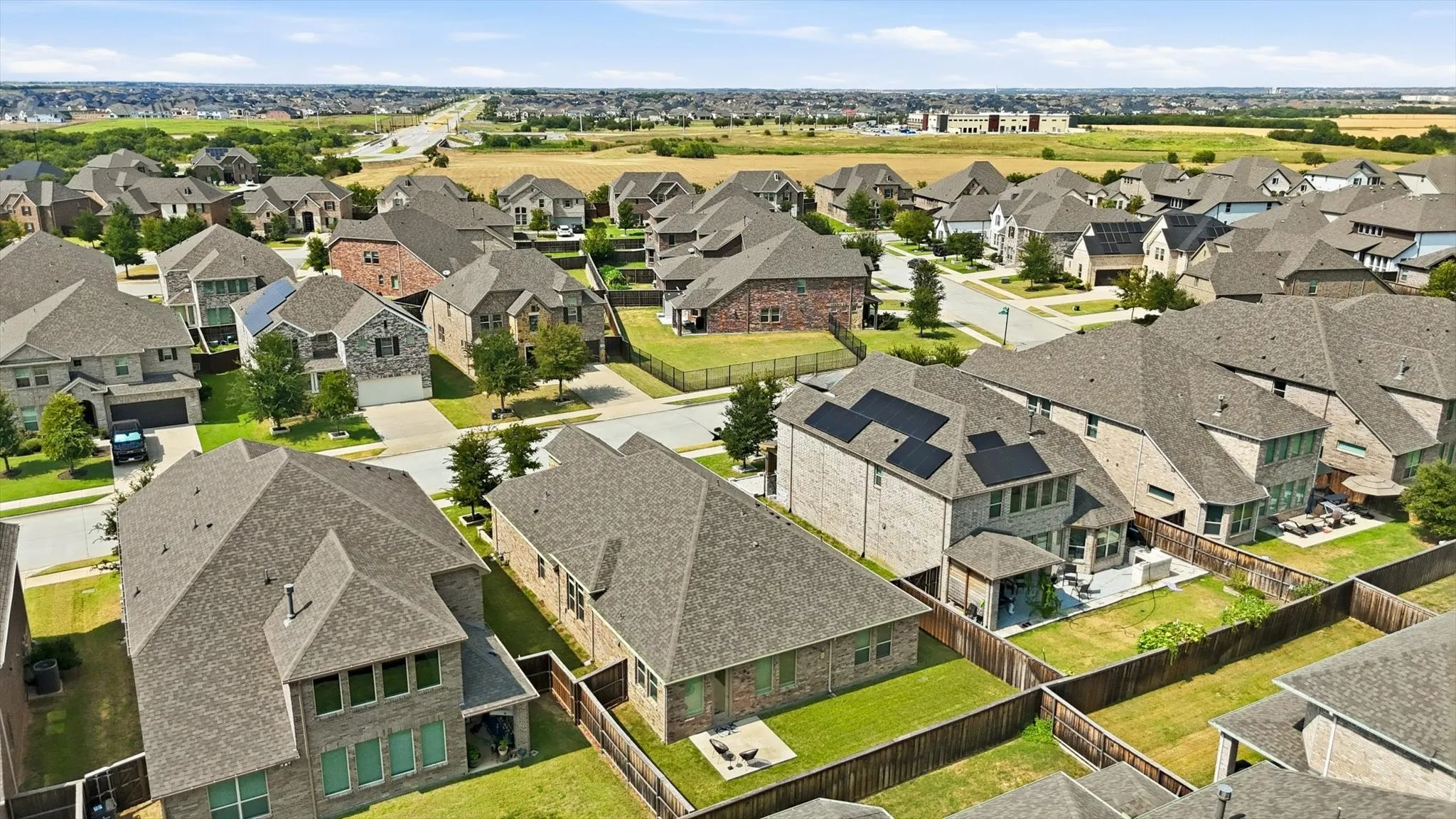 Single Family Residence For Sale in Collin County , 2371 Canary Grass Lane, Prosper, Texas 75078, 3 Bedroom, 3 Bathroom, 2 Garage spaces, 2,315 Sqft, built in 2020, mls#21350841, Real Estate Agent in Prosper, Homes For Sale in Collin county, Homes For Sale in Prosper, Realtor in Prosper Texas, Real Estate Brokerage Independent Realty Texas, Luminita Cordes Realtor