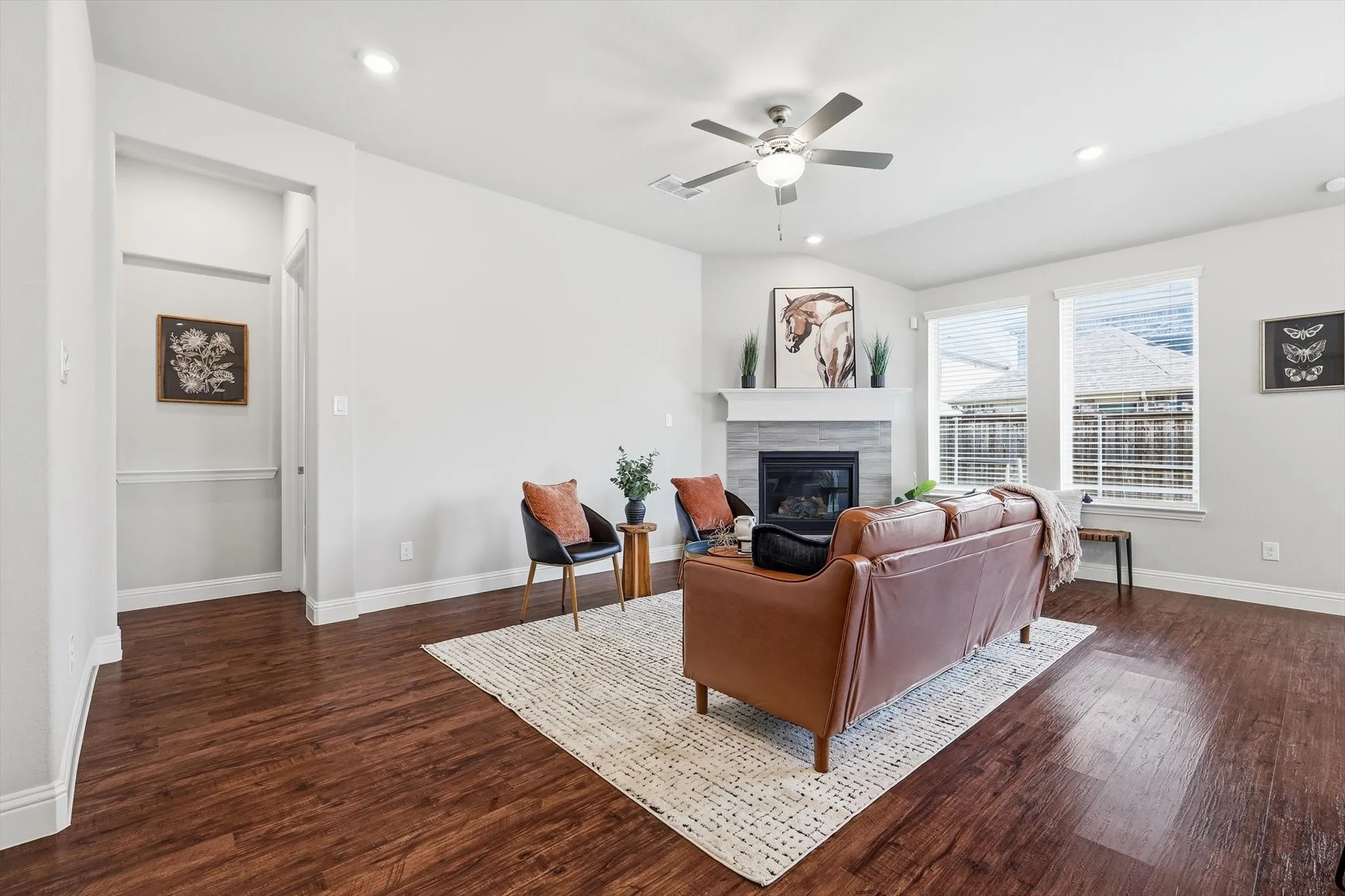 Single Family Residence For Sale in Collin County , 2371 Canary Grass Lane, Prosper, Texas 75078, 3 Bedroom, 3 Bathroom, 2 Garage spaces, 2,315 Sqft, built in 2020, mls#21350841, Real Estate Agent in Prosper, Homes For Sale in Collin county, Homes For Sale in Prosper, Realtor in Prosper Texas, Real Estate Brokerage Independent Realty Texas, Luminita Cordes Realtor