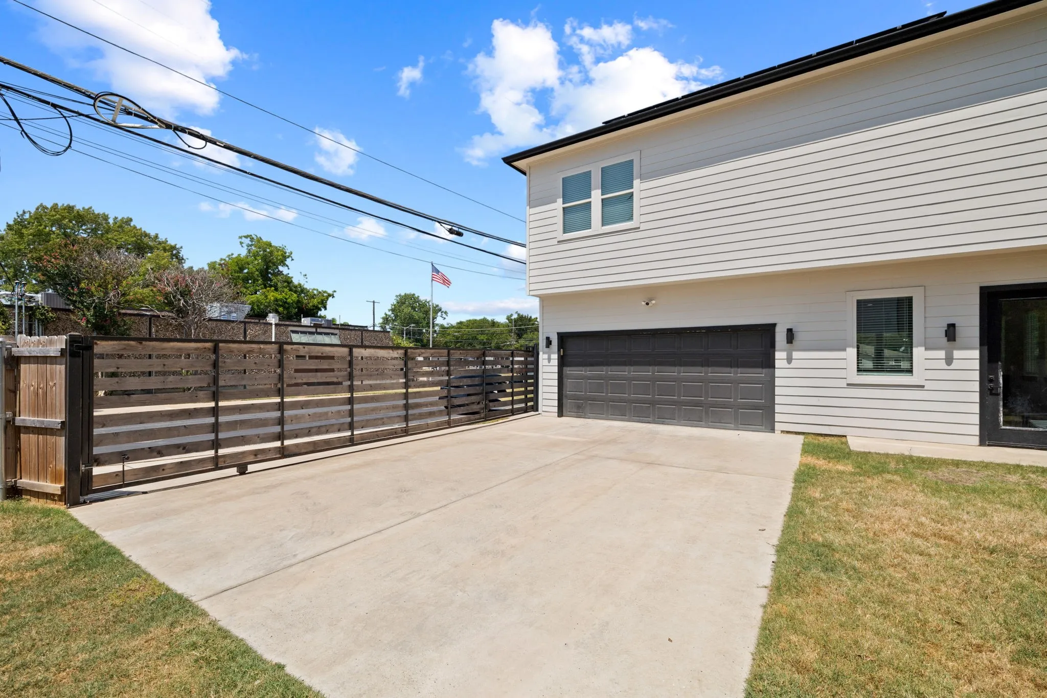 Single Family Residence For Sale in Dallas County , 2502 Elsie Faye Heggins Street, Dallas, Texas 75215, 3 Bedroom, 3 Bathroom, 2 Garage spaces, 2,028 Sqft, built in 2023, mls#21350981, Real Estate Agent in Dallas, Homes For Sale in Dallas county, Homes For Sale in Dallas, Realtor in Dallas Texas, Real Estate Brokerage Independent Realty Texas, Luminita Cordes Realtor