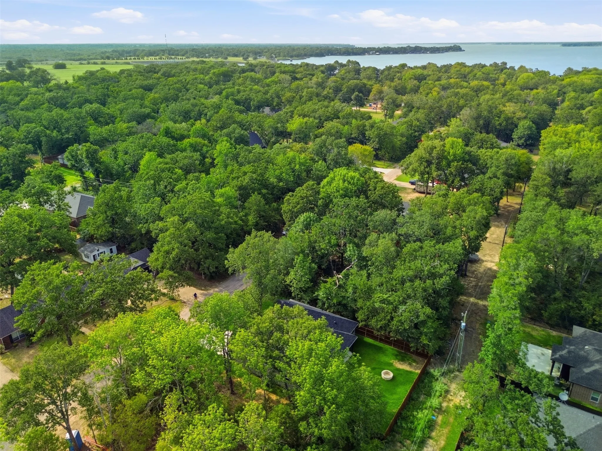 2 blocks away from the lake - a short stroll will get you there!