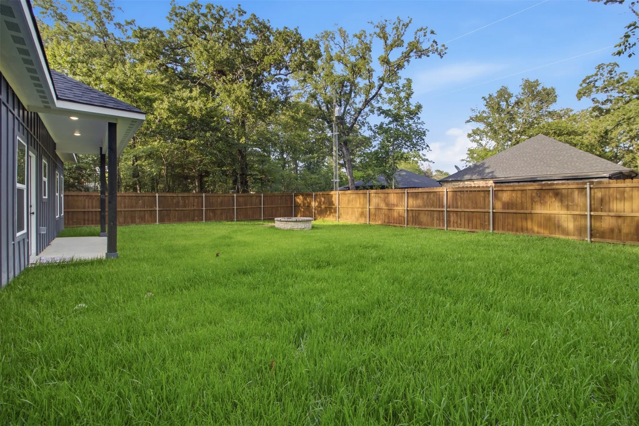 Single Family Residence For Sale in Henderson County , 108 Parkside Drive, Trinidad, Texas 75163, 3 Bedroom, 2 Bathroom, 2 Garage spaces, 1,500 Sqft, built in 2026, mls#21341077, Real Estate Agent in Trinidad, Homes For Sale in Henderson county, Homes For Sale in Trinidad, Realtor in Trinidad Texas, Real Estate Brokerage Independent Realty Texas, Luminita Cordes Realtor