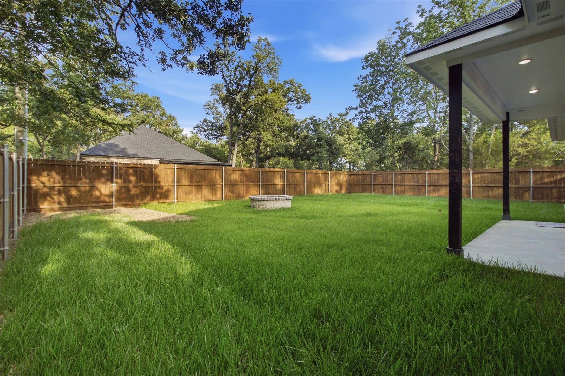 Single Family Residence For Sale in Henderson County , 108 Parkside Drive, Trinidad, Texas 75163, 3 Bedroom, 2 Bathroom, 2 Garage spaces, 1,500 Sqft, built in 2026, mls#21341077, Real Estate Agent in Trinidad, Homes For Sale in Henderson county, Homes For Sale in Trinidad, Realtor in Trinidad Texas, Real Estate Brokerage Independent Realty Texas, Luminita Cordes Realtor