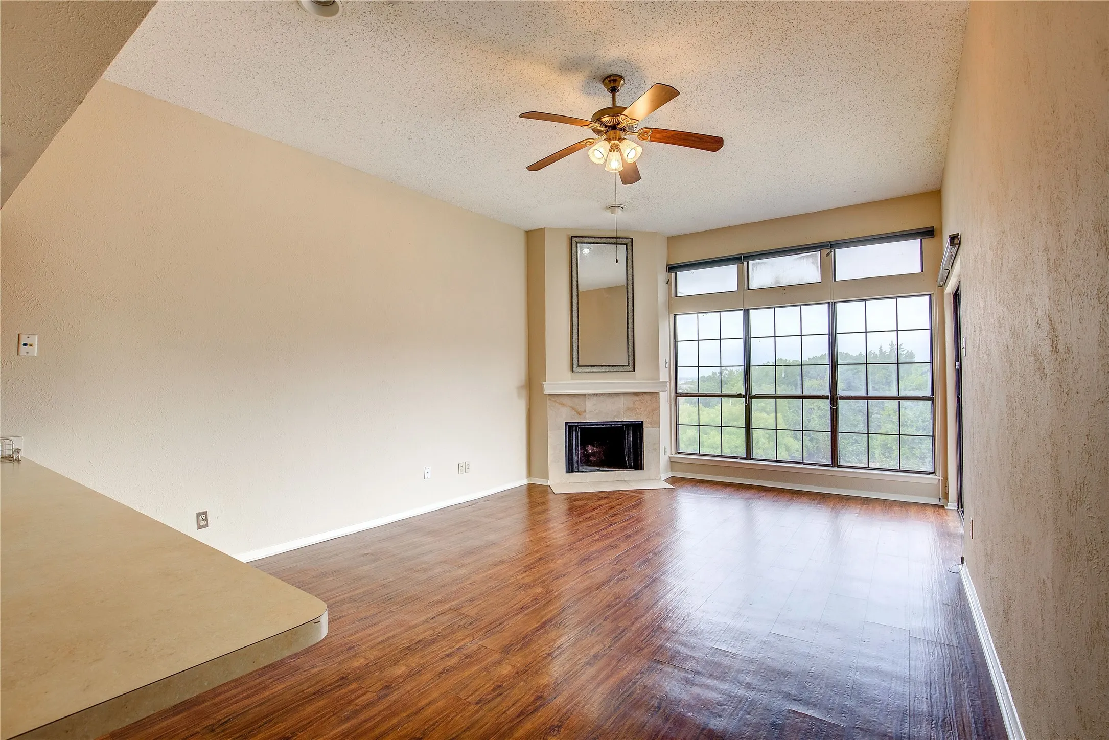 Condominium For Rent in Rockwall County , 236 Henry M Chandler, Rockwall, Texas 75032, 2 Bedrooms, 2 Bathrooms, Garage spaces, 952 Sqft, built in 1983, Price $1,650, mls#21349185, Real Estate Agent in Rockwall, Homes For Rent in Rockwall county, Homes For Rent in Rockwall, Realtor in Rockwall Texas, Real Estate Brokerage Independent Realty Texas, Luminita Cordes Realtor