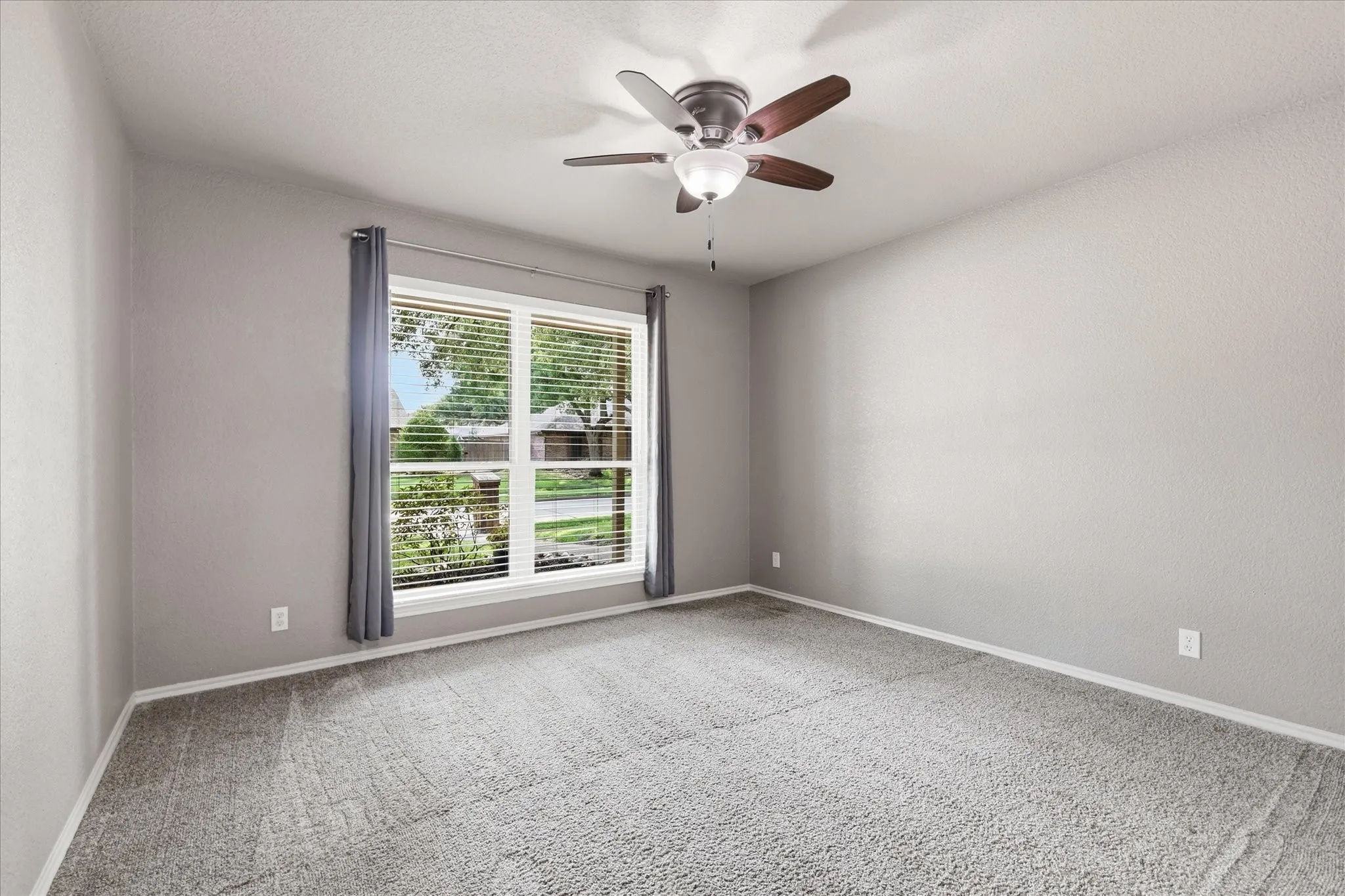 Single Family Residence For Sale in Denton County , 1100 Yorkshire Drive, Carrollton, Texas 75007, 4 Bedroom, 3 Bathroom, 2 Garage spaces, 2,524 Sqft, built in 1978, mls#21349349, Real Estate Agent in Carrollton, Homes For Sale in Denton county, Homes For Sale in Carrollton, Realtor in Carrollton Texas, Real Estate Brokerage Independent Realty Texas, Luminita Cordes Realtor