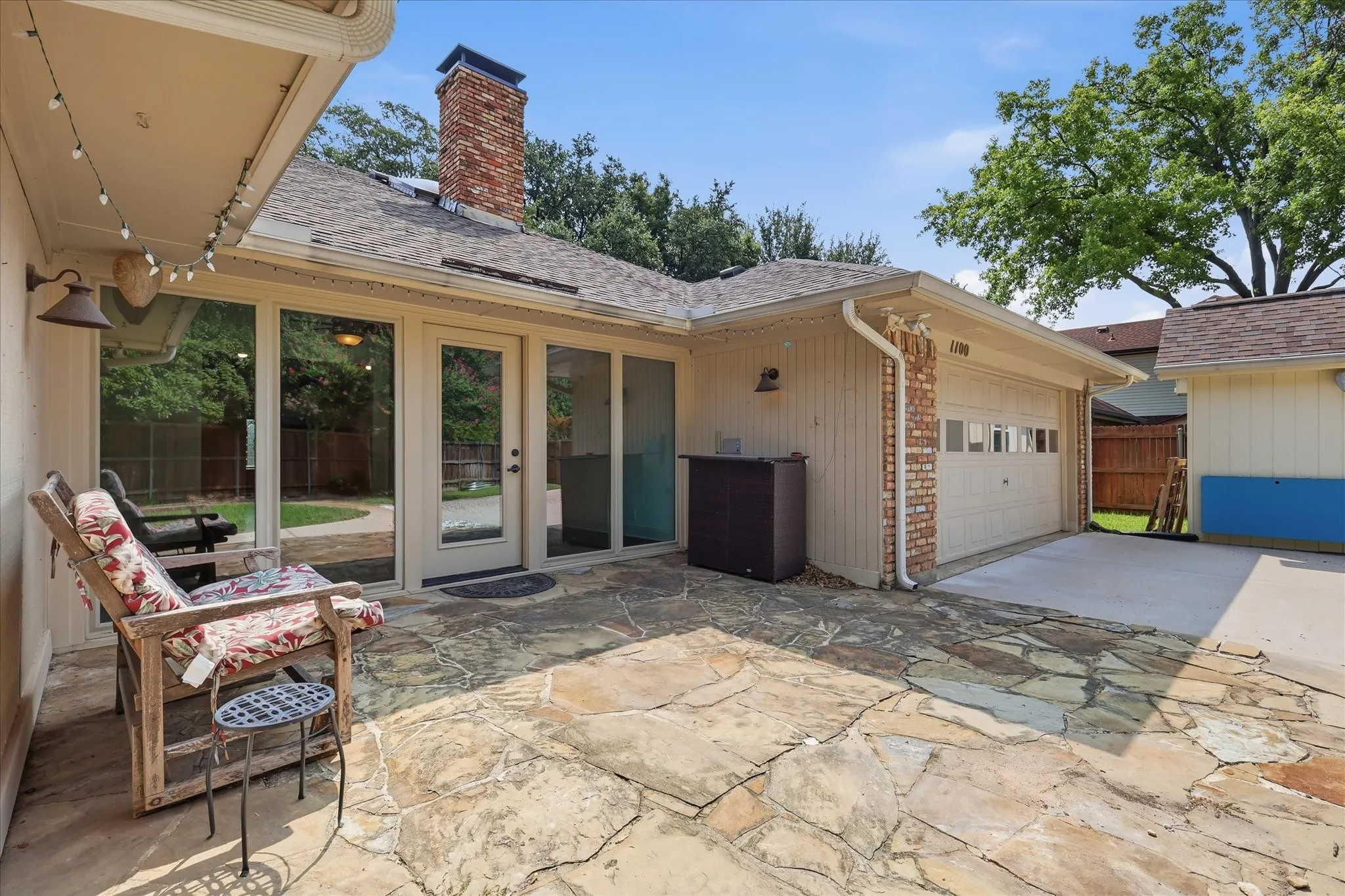 Single Family Residence For Sale in Denton County , 1100 Yorkshire Drive, Carrollton, Texas 75007, 4 Bedroom, 3 Bathroom, 2 Garage spaces, 2,524 Sqft, built in 1978, mls#21349349, Real Estate Agent in Carrollton, Homes For Sale in Denton county, Homes For Sale in Carrollton, Realtor in Carrollton Texas, Real Estate Brokerage Independent Realty Texas, Luminita Cordes Realtor