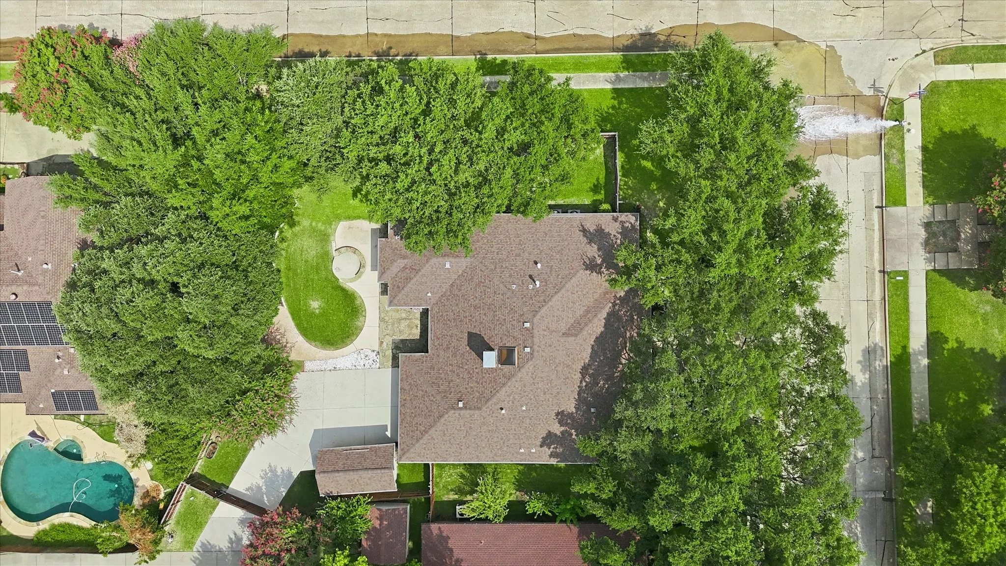 Single Family Residence For Sale in Denton County , 1100 Yorkshire Drive, Carrollton, Texas 75007, 4 Bedroom, 3 Bathroom, 2 Garage spaces, 2,524 Sqft, built in 1978, mls#21349349, Real Estate Agent in Carrollton, Homes For Sale in Denton county, Homes For Sale in Carrollton, Realtor in Carrollton Texas, Real Estate Brokerage Independent Realty Texas, Luminita Cordes Realtor