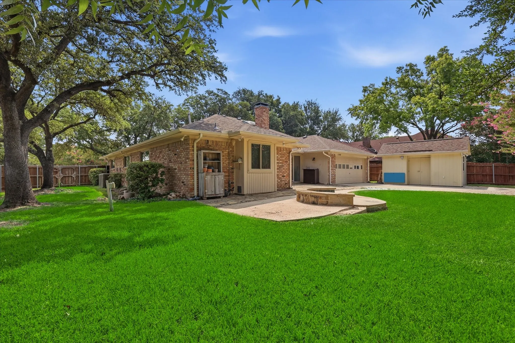 Single Family Residence For Sale in Denton County , 1100 Yorkshire Drive, Carrollton, Texas 75007, 4 Bedroom, 3 Bathroom, 2 Garage spaces, 2,524 Sqft, built in 1978, mls#21349349, Real Estate Agent in Carrollton, Homes For Sale in Denton county, Homes For Sale in Carrollton, Realtor in Carrollton Texas, Real Estate Brokerage Independent Realty Texas, Luminita Cordes Realtor