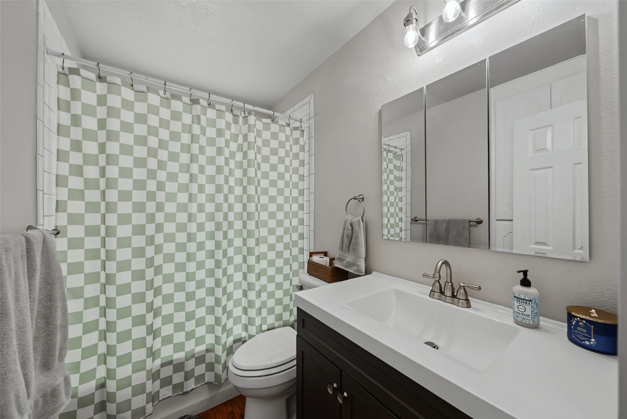 Single Family Residence For Sale in Wise County , 909 Shady Oaks, Bridgeport, Texas 76426, 3 Bedroom, 2 Bathroom, 2 Garage spaces, 1,472 Sqft, built in 1986, mls#21350999, Real Estate Agent in Bridgeport, Homes For Sale in Wise county, Homes For Sale in Bridgeport, Realtor in Bridgeport Texas, Real Estate Brokerage Independent Realty Texas, Luminita Cordes Realtor