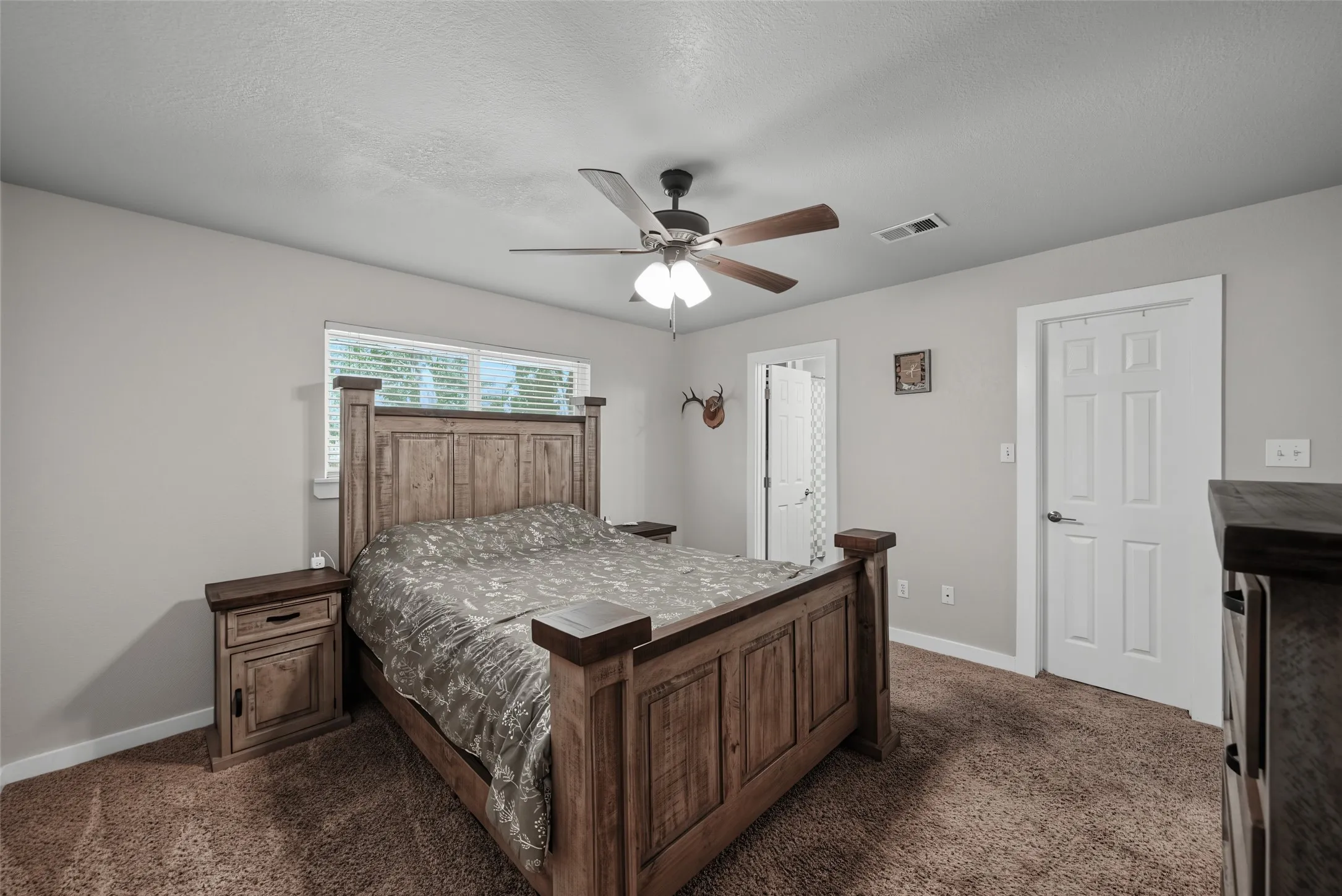 Single Family Residence For Sale in Wise County , 909 Shady Oaks, Bridgeport, Texas 76426, 3 Bedroom, 2 Bathroom, 2 Garage spaces, 1,472 Sqft, built in 1986, mls#21350999, Real Estate Agent in Bridgeport, Homes For Sale in Wise county, Homes For Sale in Bridgeport, Realtor in Bridgeport Texas, Real Estate Brokerage Independent Realty Texas, Luminita Cordes Realtor