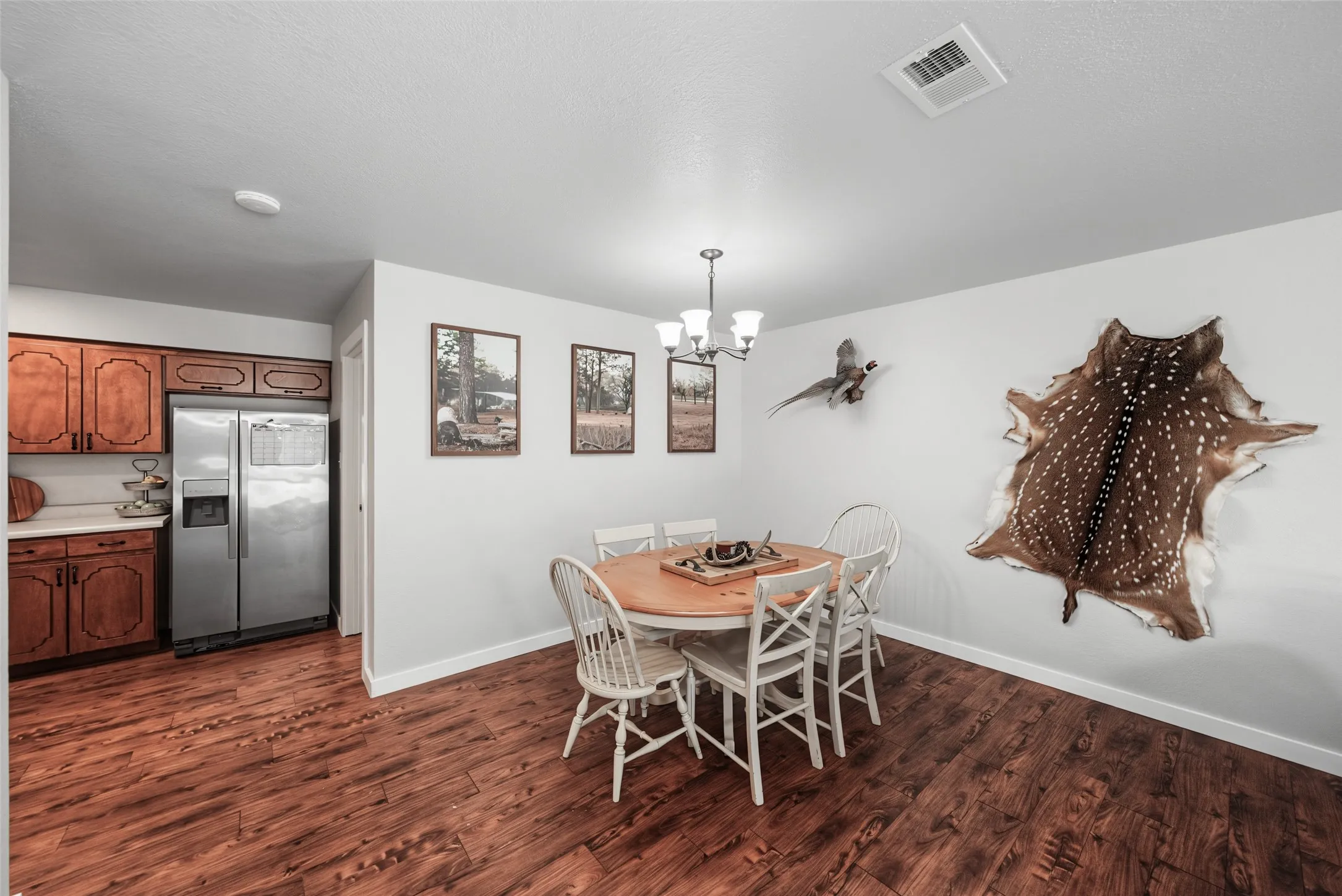 Single Family Residence For Sale in Wise County , 909 Shady Oaks, Bridgeport, Texas 76426, 3 Bedroom, 2 Bathroom, 2 Garage spaces, 1,472 Sqft, built in 1986, mls#21350999, Real Estate Agent in Bridgeport, Homes For Sale in Wise county, Homes For Sale in Bridgeport, Realtor in Bridgeport Texas, Real Estate Brokerage Independent Realty Texas, Luminita Cordes Realtor