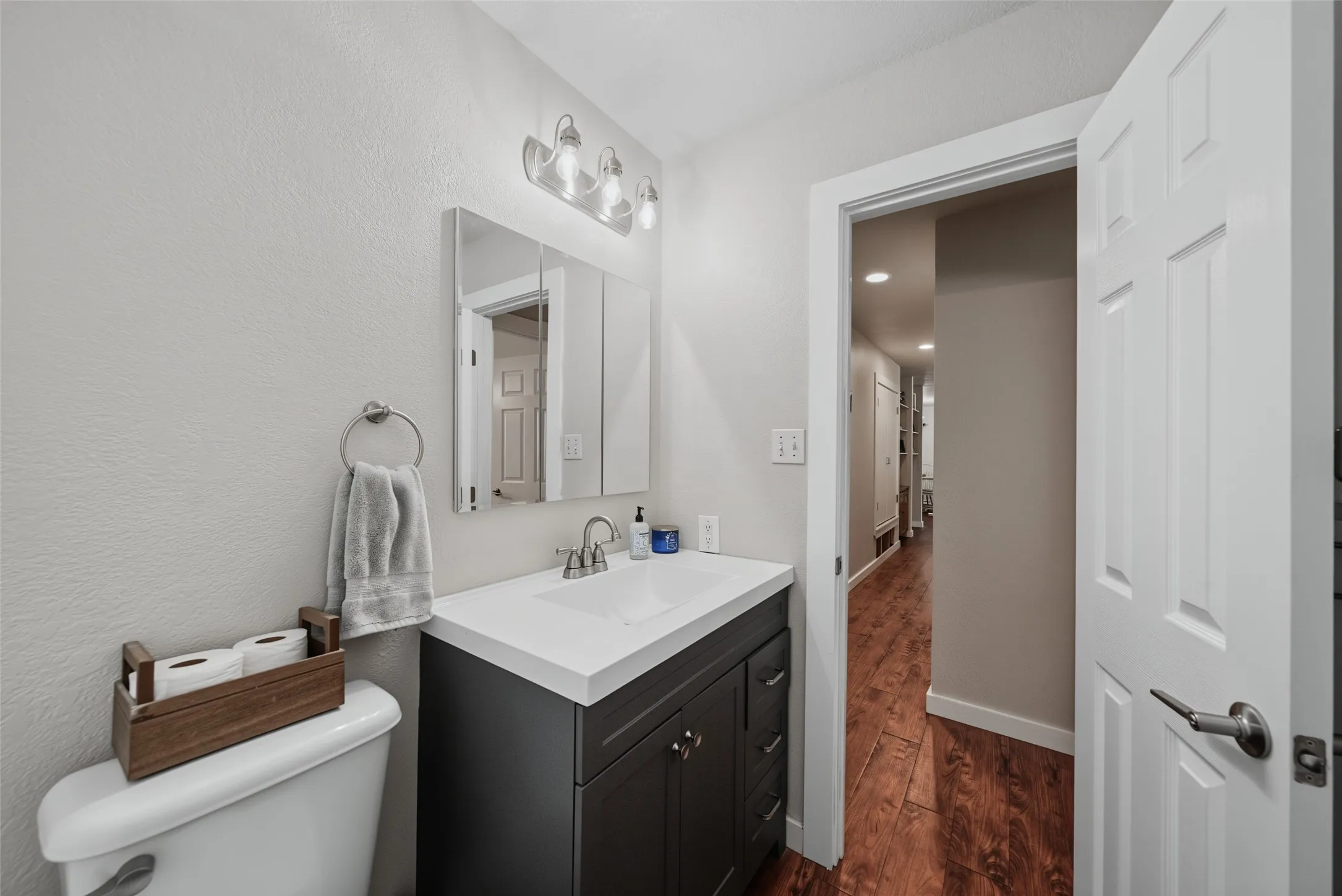 Single Family Residence For Sale in Wise County , 909 Shady Oaks, Bridgeport, Texas 76426, 3 Bedroom, 2 Bathroom, 2 Garage spaces, 1,472 Sqft, built in 1986, mls#21350999, Real Estate Agent in Bridgeport, Homes For Sale in Wise county, Homes For Sale in Bridgeport, Realtor in Bridgeport Texas, Real Estate Brokerage Independent Realty Texas, Luminita Cordes Realtor