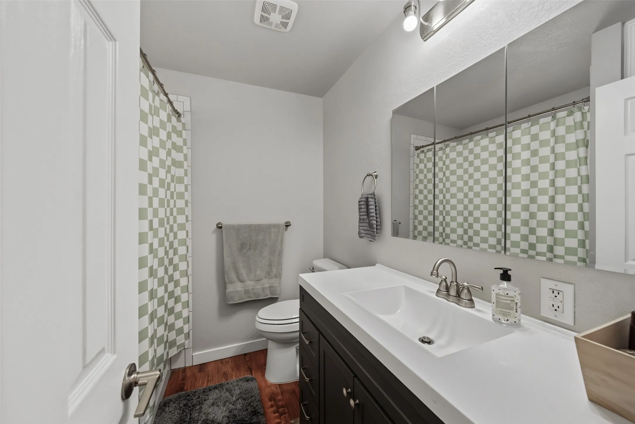 Single Family Residence For Sale in Wise County , 909 Shady Oaks, Bridgeport, Texas 76426, 3 Bedroom, 2 Bathroom, 2 Garage spaces, 1,472 Sqft, built in 1986, mls#21350999, Real Estate Agent in Bridgeport, Homes For Sale in Wise county, Homes For Sale in Bridgeport, Realtor in Bridgeport Texas, Real Estate Brokerage Independent Realty Texas, Luminita Cordes Realtor