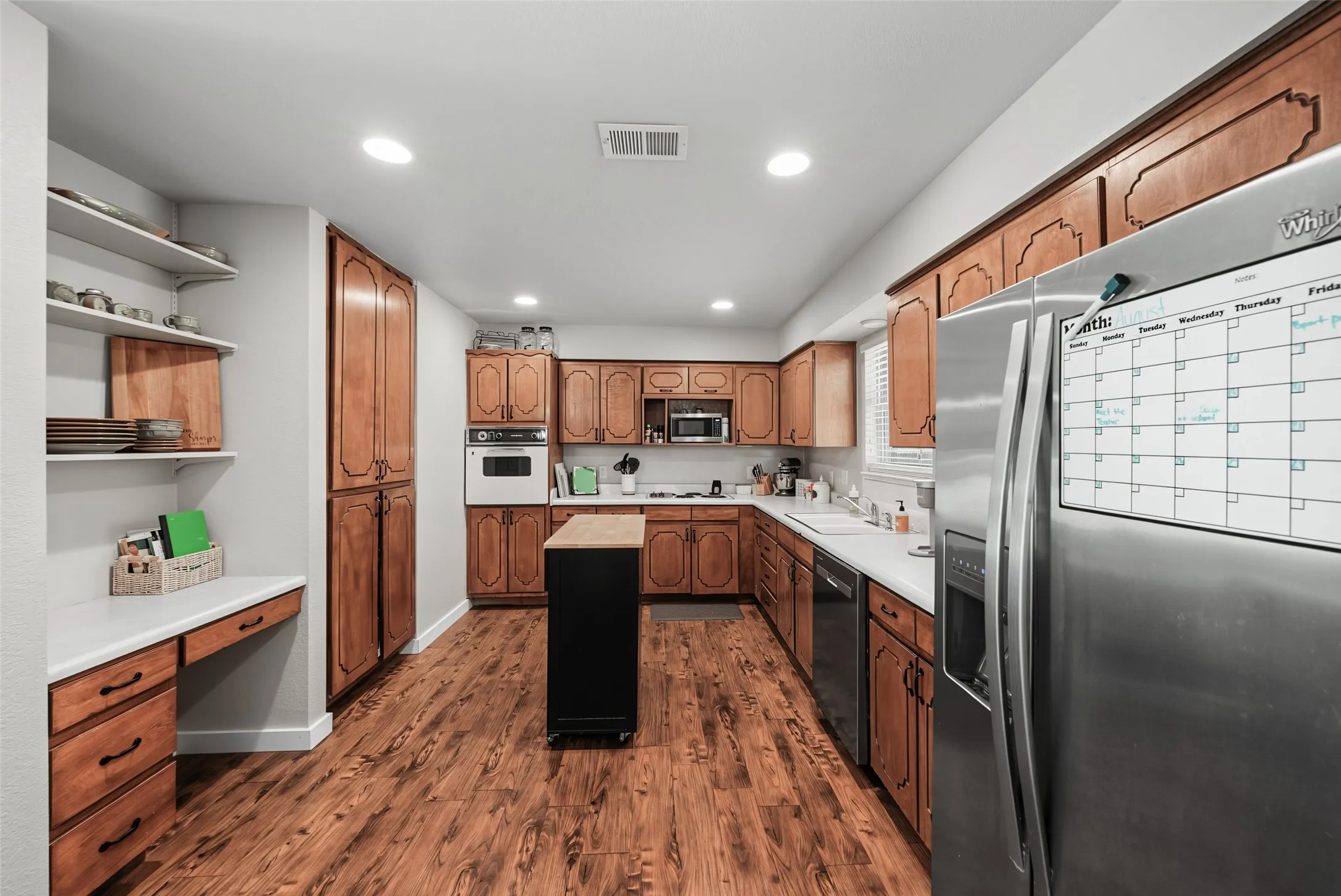 Single Family Residence For Sale in Wise County , 909 Shady Oaks, Bridgeport, Texas 76426, 3 Bedroom, 2 Bathroom, 2 Garage spaces, 1,472 Sqft, built in 1986, mls#21350999, Real Estate Agent in Bridgeport, Homes For Sale in Wise county, Homes For Sale in Bridgeport, Realtor in Bridgeport Texas, Real Estate Brokerage Independent Realty Texas, Luminita Cordes Realtor