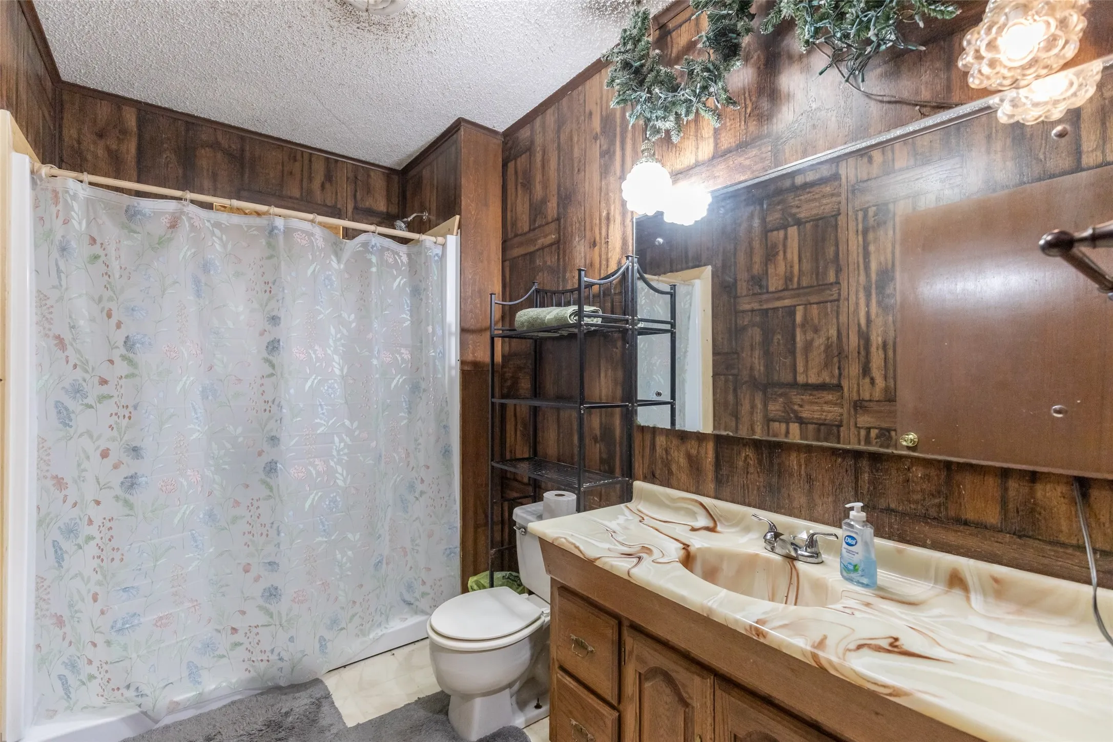 Single Family Residence For Sale in Haskell County , 147 County Road 210, Haskell, Texas 79521, 4 Bedroom, 1 Bathroom, 1 Garage spaces, 2,438 Sqft, built in 1940, Price $349,900, mls#21349522, Real Estate Agent in Haskell, Homes For Sale in Haskell county, Homes For Sale in Haskell, Realtor in Haskell Texas, Real Estate Brokerage Independent Realty Texas, Luminita Cordes Realtor