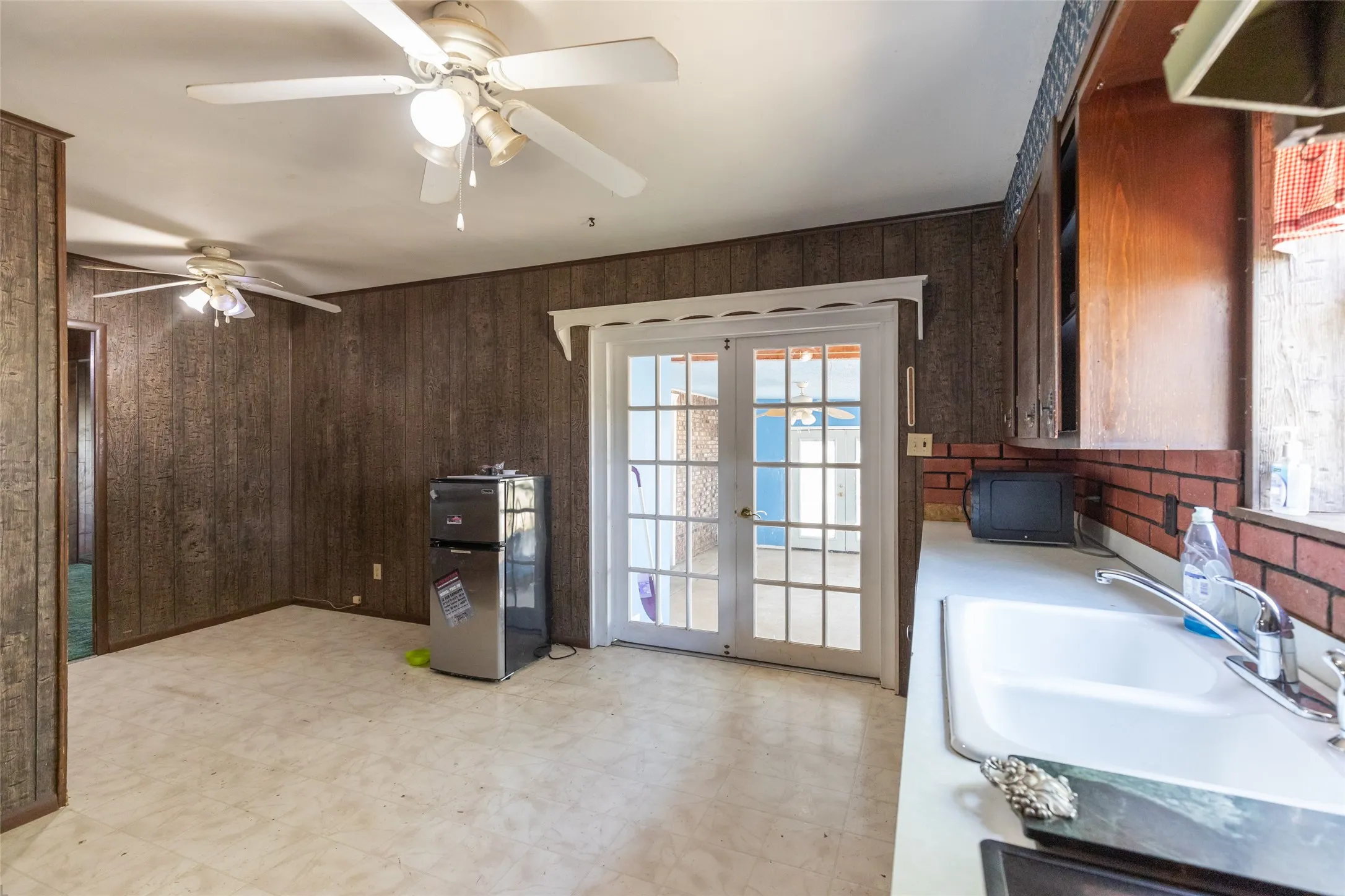 Single Family Residence For Sale in Haskell County , 147 County Road 210, Haskell, Texas 79521, 4 Bedroom, 1 Bathroom, 1 Garage spaces, 2,438 Sqft, built in 1940, Price $349,900, mls#21349522, Real Estate Agent in Haskell, Homes For Sale in Haskell county, Homes For Sale in Haskell, Realtor in Haskell Texas, Real Estate Brokerage Independent Realty Texas, Luminita Cordes Realtor