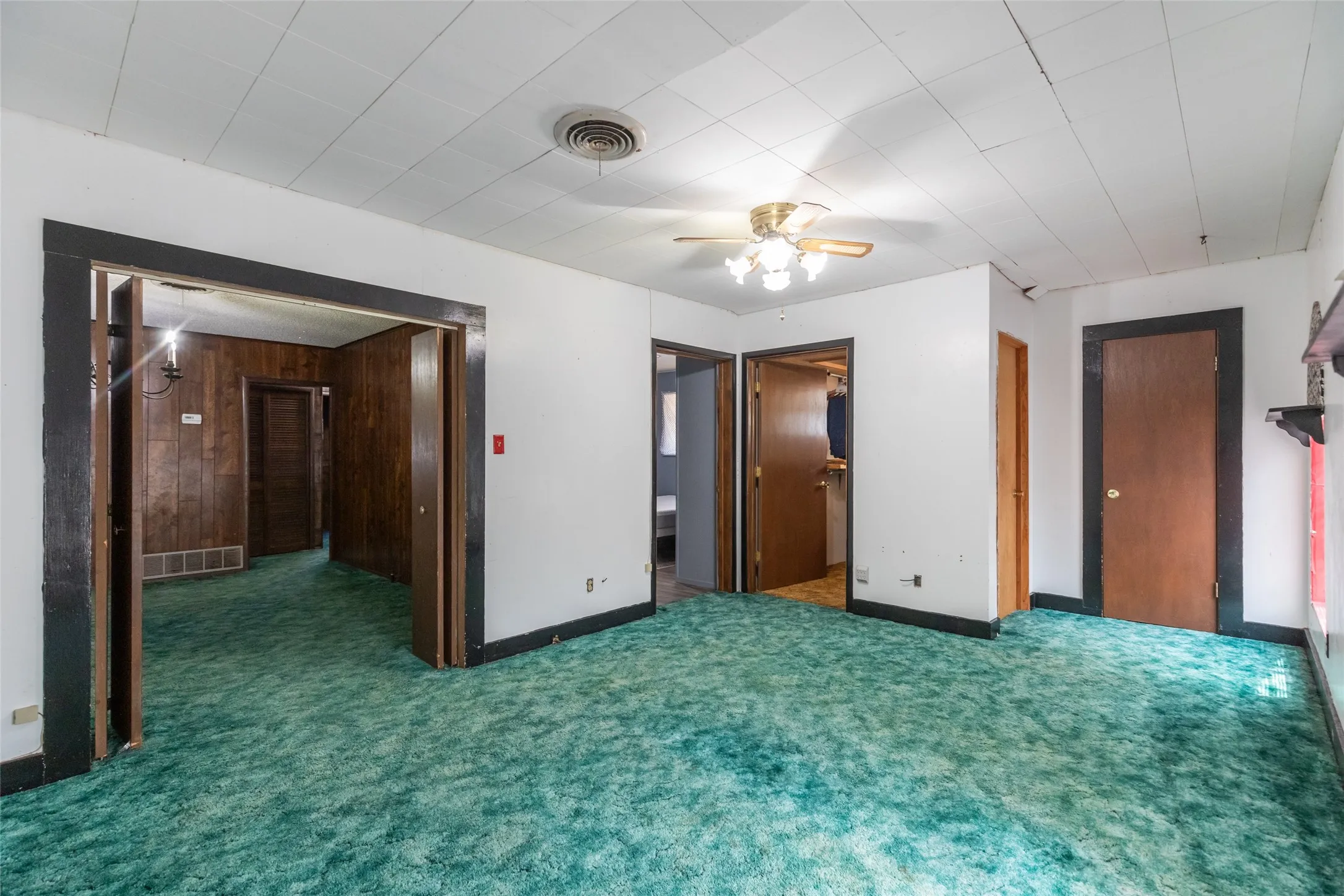 Single Family Residence For Sale in Haskell County , 147 County Road 210, Haskell, Texas 79521, 4 Bedroom, 1 Bathroom, 1 Garage spaces, 2,438 Sqft, built in 1940, Price $349,900, mls#21349522, Real Estate Agent in Haskell, Homes For Sale in Haskell county, Homes For Sale in Haskell, Realtor in Haskell Texas, Real Estate Brokerage Independent Realty Texas, Luminita Cordes Realtor