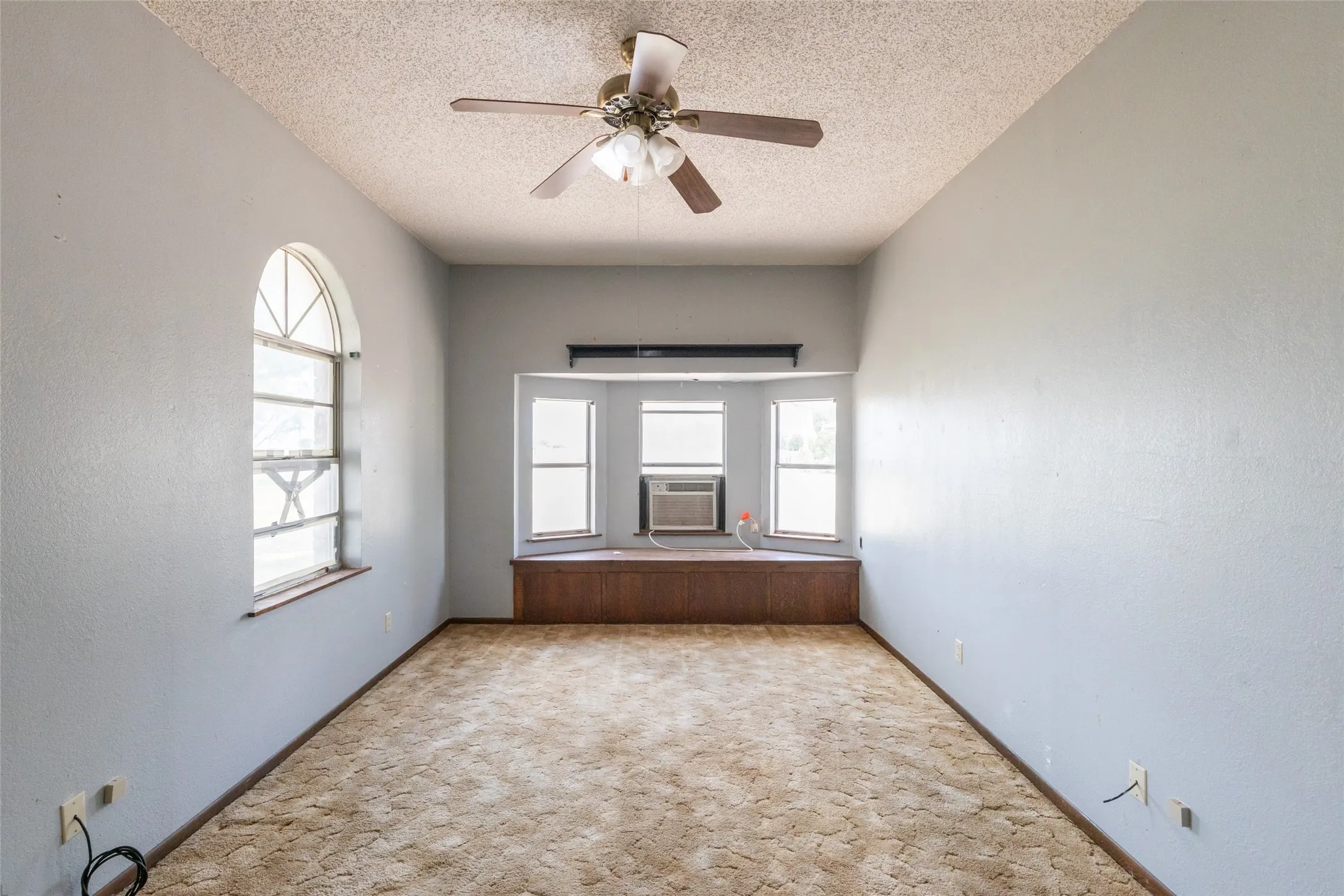 Single Family Residence For Sale in Haskell County , 147 County Road 210, Haskell, Texas 79521, 4 Bedroom, 1 Bathroom, 1 Garage spaces, 2,438 Sqft, built in 1940, Price $349,900, mls#21349522, Real Estate Agent in Haskell, Homes For Sale in Haskell county, Homes For Sale in Haskell, Realtor in Haskell Texas, Real Estate Brokerage Independent Realty Texas, Luminita Cordes Realtor
