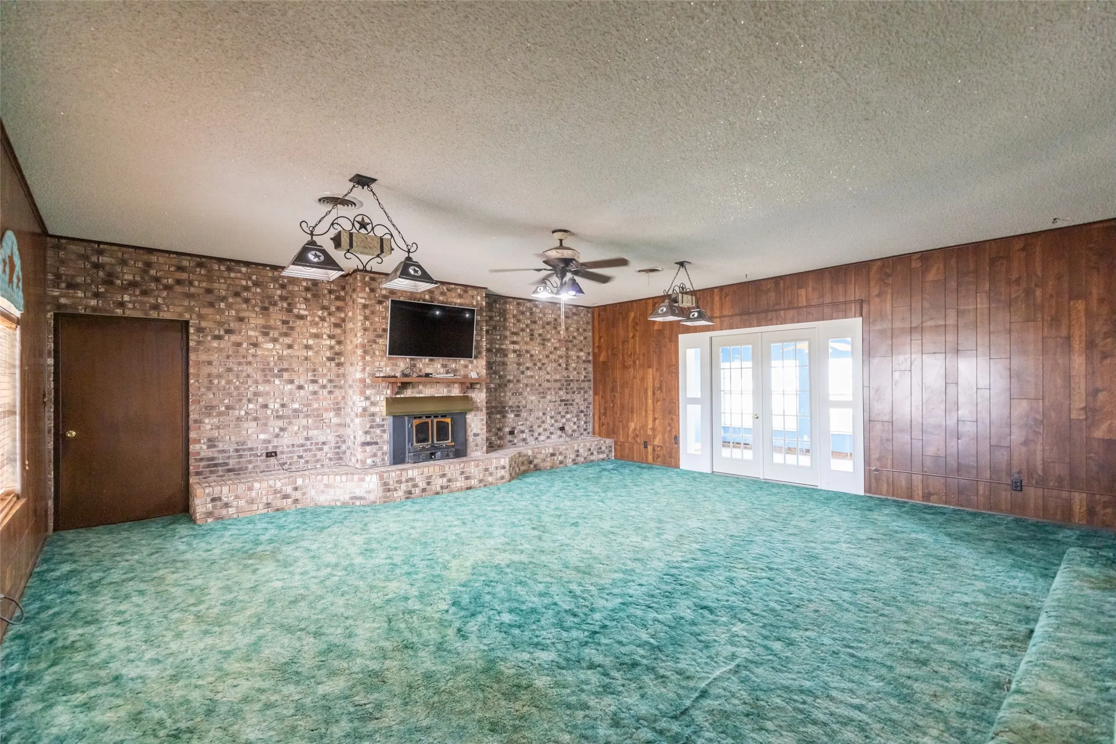 Single Family Residence For Sale in Haskell County , 147 County Road 210, Haskell, Texas 79521, 4 Bedroom, 1 Bathroom, 1 Garage spaces, 2,438 Sqft, built in 1940, Price $349,900, mls#21349522, Real Estate Agent in Haskell, Homes For Sale in Haskell county, Homes For Sale in Haskell, Realtor in Haskell Texas, Real Estate Brokerage Independent Realty Texas, Luminita Cordes Realtor