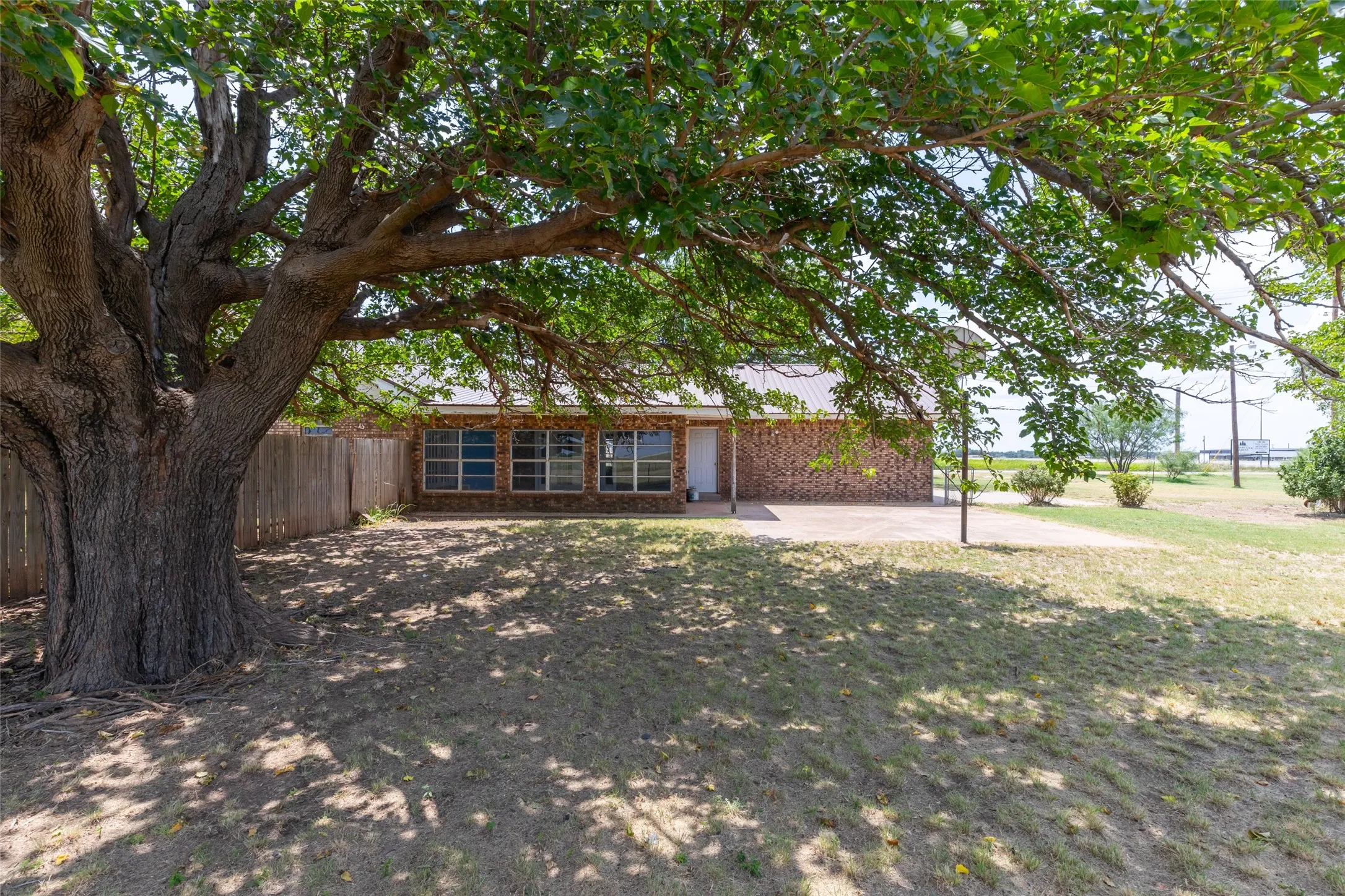 Single Family Residence For Sale in Haskell County , 147 County Road 210, Haskell, Texas 79521, 4 Bedroom, 1 Bathroom, 1 Garage spaces, 2,438 Sqft, built in 1940, Price $349,900, mls#21349522, Real Estate Agent in Haskell, Homes For Sale in Haskell county, Homes For Sale in Haskell, Realtor in Haskell Texas, Real Estate Brokerage Independent Realty Texas, Luminita Cordes Realtor