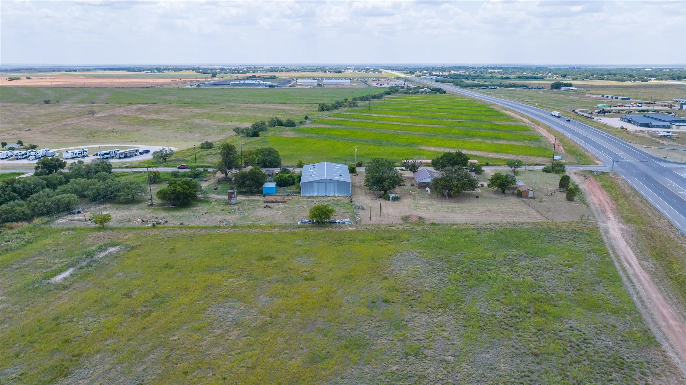 Single Family Residence For Sale in Haskell County , 147 County Road 210, Haskell, Texas 79521, 4 Bedroom, 1 Bathroom, 1 Garage spaces, 2,438 Sqft, built in 1940, Price $349,900, mls#21349522, Real Estate Agent in Haskell, Homes For Sale in Haskell county, Homes For Sale in Haskell, Realtor in Haskell Texas, Real Estate Brokerage Independent Realty Texas, Luminita Cordes Realtor