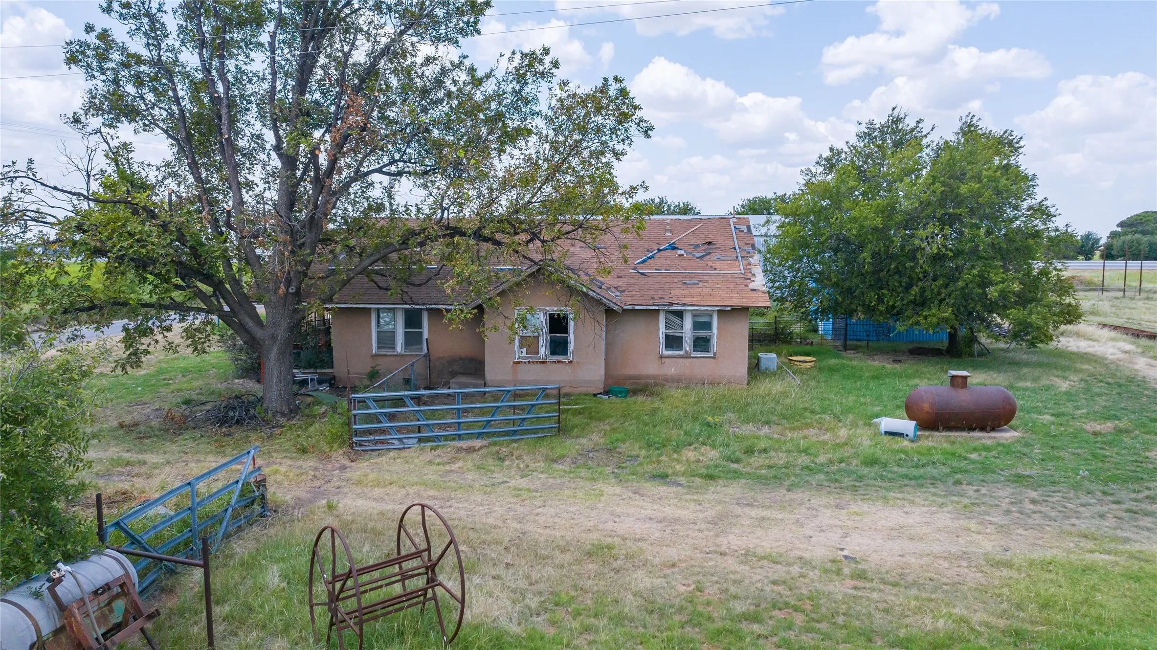 Single Family Residence For Sale in Haskell County , 147 County Road 210, Haskell, Texas 79521, 4 Bedroom, 1 Bathroom, 1 Garage spaces, 2,438 Sqft, built in 1940, Price $349,900, mls#21349522, Real Estate Agent in Haskell, Homes For Sale in Haskell county, Homes For Sale in Haskell, Realtor in Haskell Texas, Real Estate Brokerage Independent Realty Texas, Luminita Cordes Realtor
