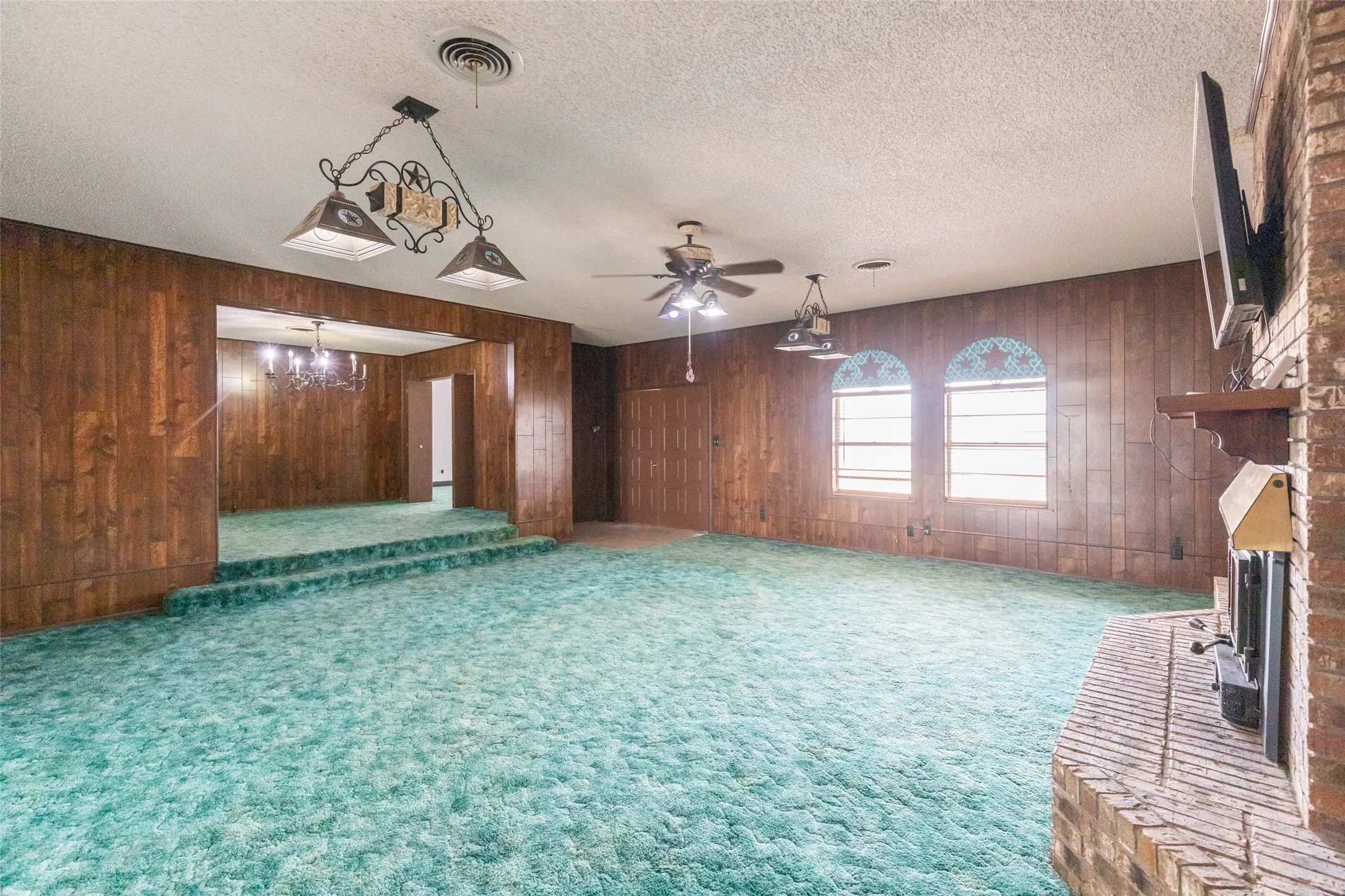 Single Family Residence For Sale in Haskell County , 147 County Road 210, Haskell, Texas 79521, 4 Bedroom, 1 Bathroom, 1 Garage spaces, 2,438 Sqft, built in 1940, Price $349,900, mls#21349522, Real Estate Agent in Haskell, Homes For Sale in Haskell county, Homes For Sale in Haskell, Realtor in Haskell Texas, Real Estate Brokerage Independent Realty Texas, Luminita Cordes Realtor