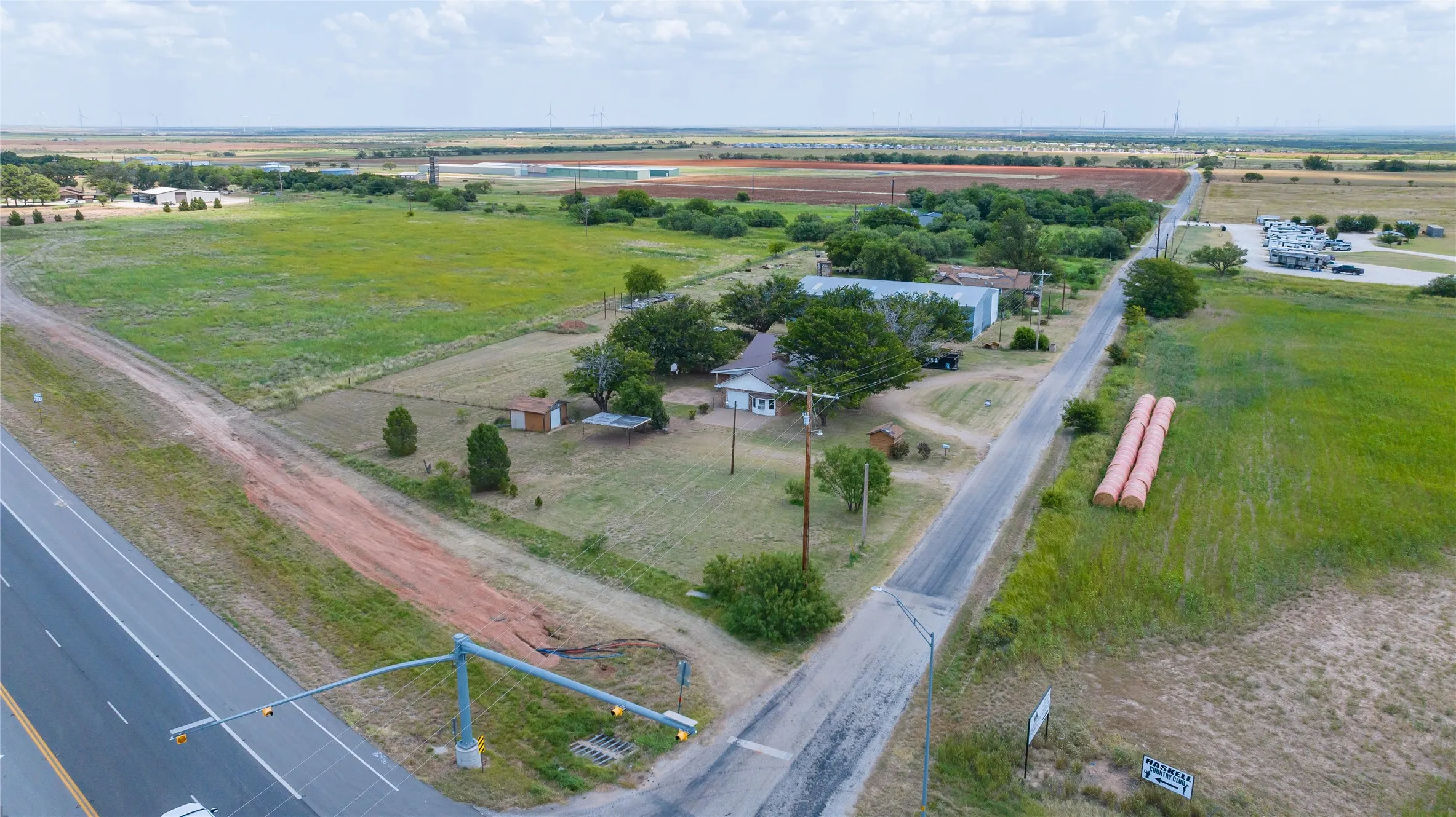 Single Family Residence For Sale in Haskell County , 147 County Road 210, Haskell, Texas 79521, 4 Bedroom, 1 Bathroom, 1 Garage spaces, 2,438 Sqft, built in 1940, Price $349,900, mls#21349522, Real Estate Agent in Haskell, Homes For Sale in Haskell county, Homes For Sale in Haskell, Realtor in Haskell Texas, Real Estate Brokerage Independent Realty Texas, Luminita Cordes Realtor