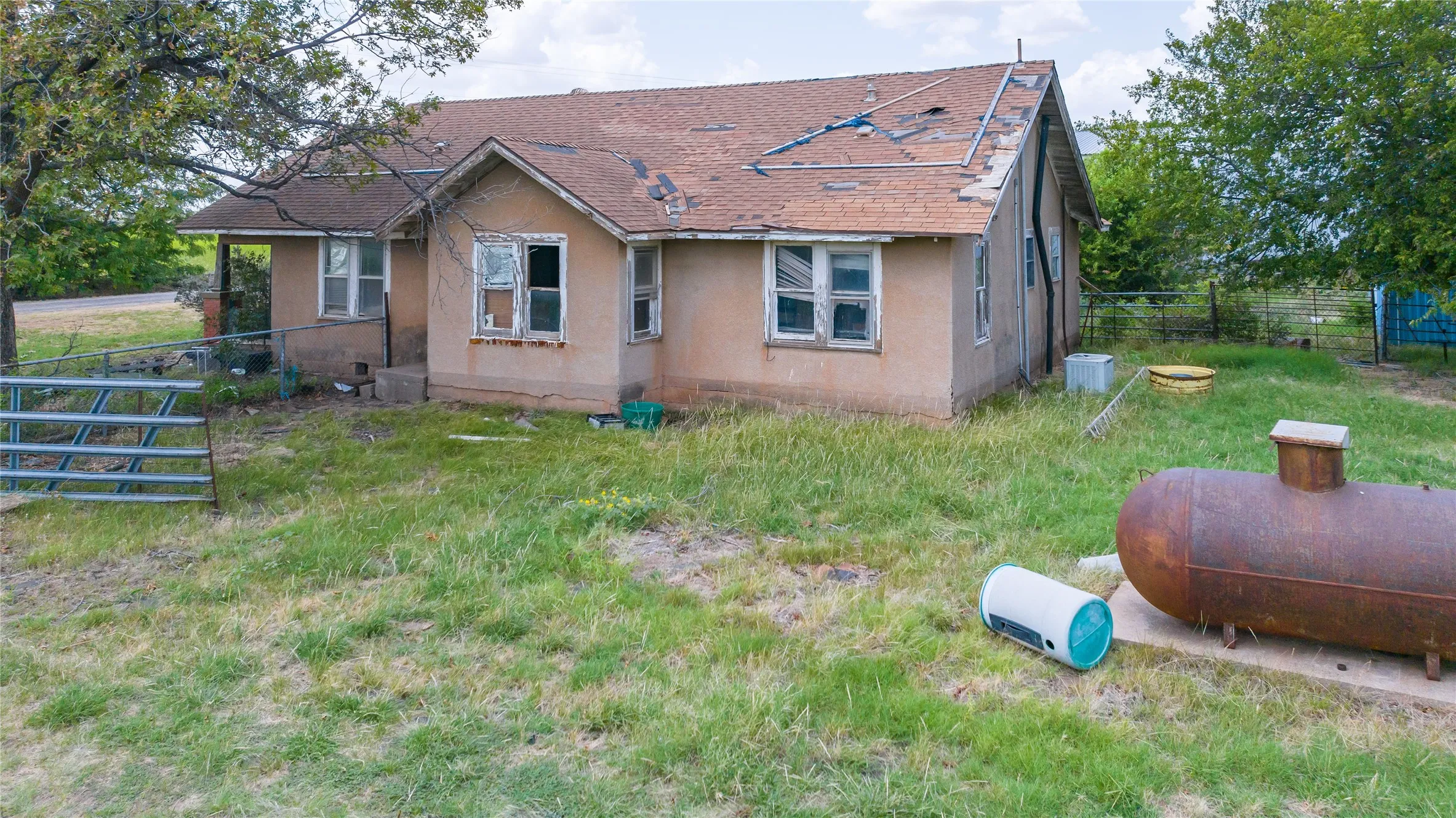 Single Family Residence For Sale in Haskell County , 147 County Road 210, Haskell, Texas 79521, 4 Bedroom, 1 Bathroom, 1 Garage spaces, 2,438 Sqft, built in 1940, Price $349,900, mls#21349522, Real Estate Agent in Haskell, Homes For Sale in Haskell county, Homes For Sale in Haskell, Realtor in Haskell Texas, Real Estate Brokerage Independent Realty Texas, Luminita Cordes Realtor