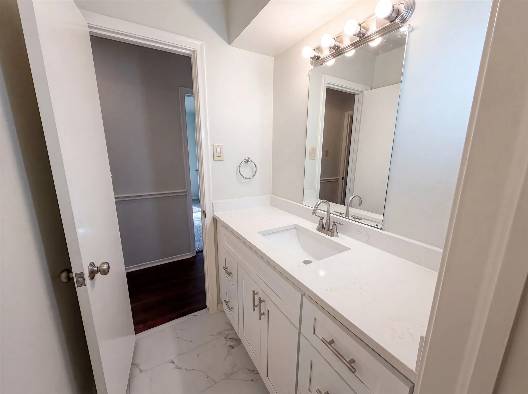 Single Family Residence For Sale in Dallas County , 821 Glen Oaks Boulevard, Dallas, Texas 75232, 3 Bedroom, 2 Bathroom, 2 Garage spaces, 1,963 Sqft, built in 1964, mls#21350996, Real Estate Agent in Dallas, Homes For Sale in Dallas county, Homes For Sale in Dallas, Realtor in Dallas Texas, Real Estate Brokerage Independent Realty Texas, Luminita Cordes Realtor