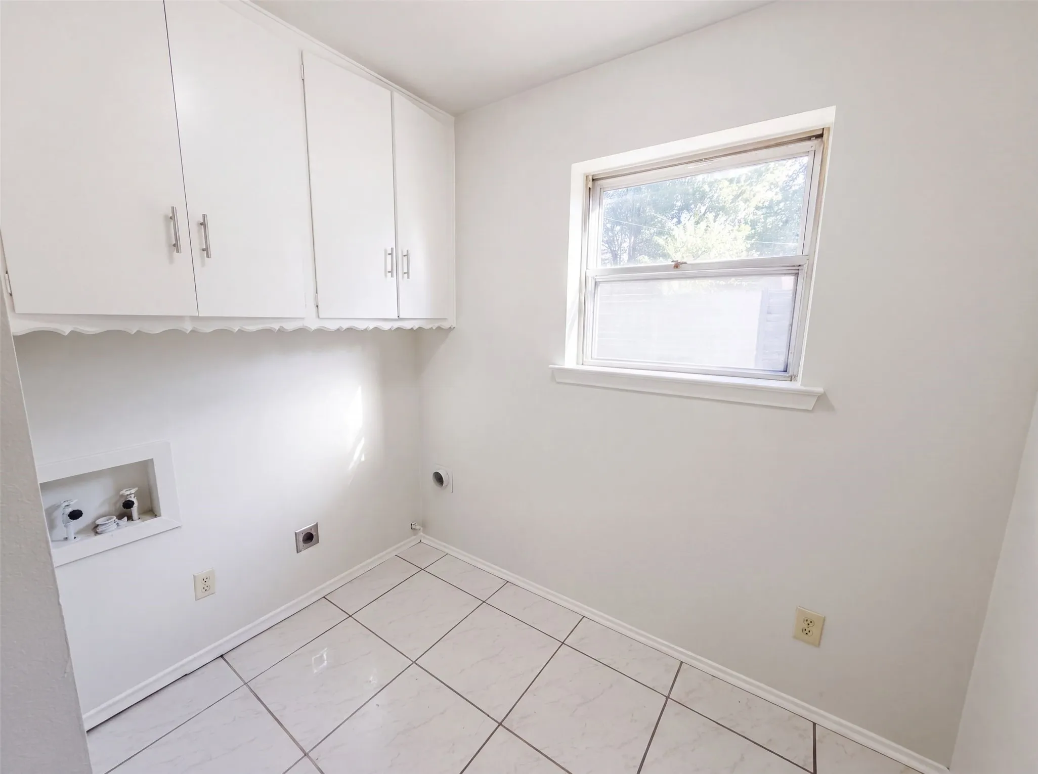 Single Family Residence For Sale in Dallas County , 821 Glen Oaks Boulevard, Dallas, Texas 75232, 3 Bedroom, 2 Bathroom, 2 Garage spaces, 1,963 Sqft, built in 1964, mls#21350996, Real Estate Agent in Dallas, Homes For Sale in Dallas county, Homes For Sale in Dallas, Realtor in Dallas Texas, Real Estate Brokerage Independent Realty Texas, Luminita Cordes Realtor