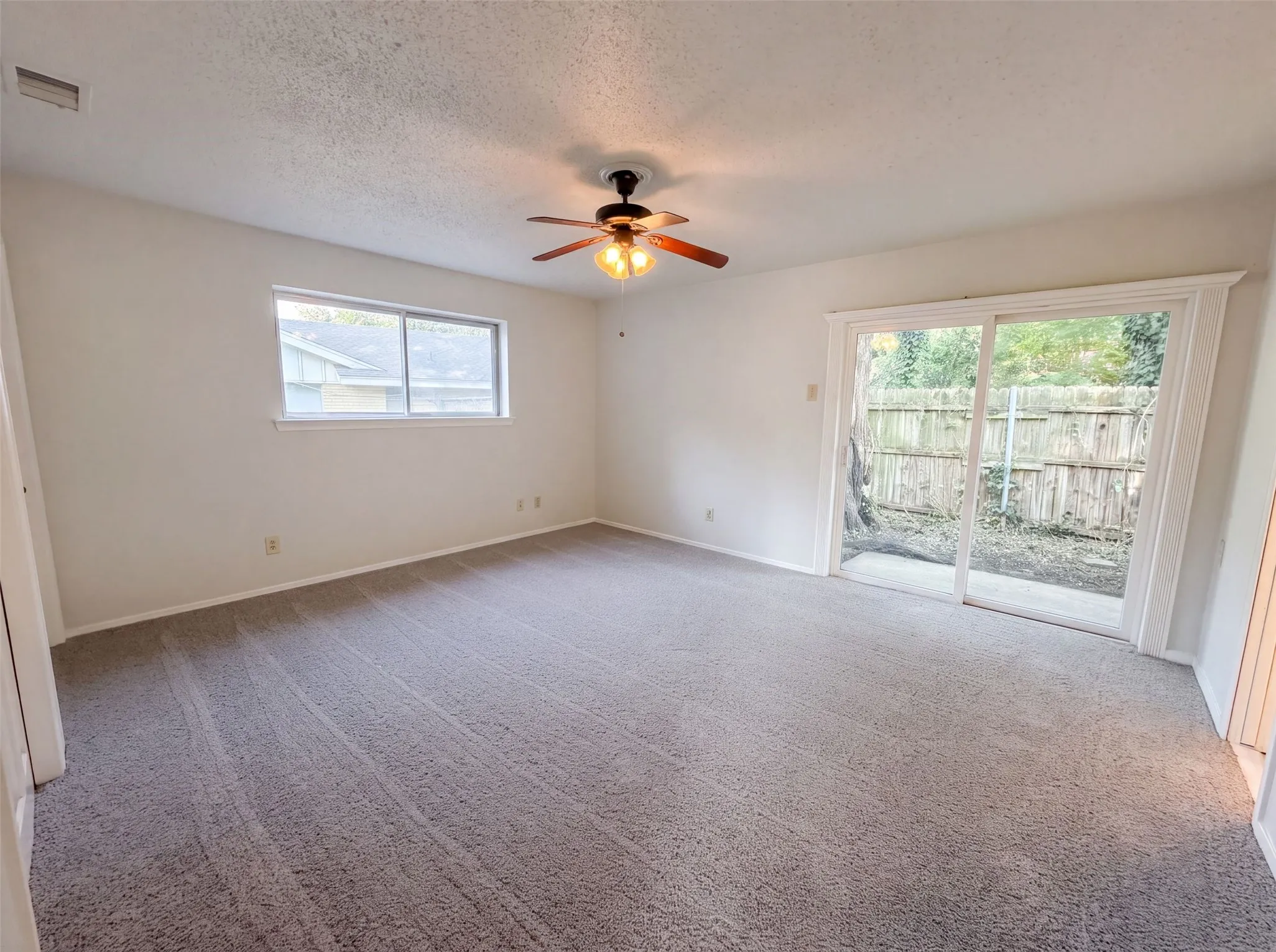 Single Family Residence For Sale in Dallas County , 821 Glen Oaks Boulevard, Dallas, Texas 75232, 3 Bedroom, 2 Bathroom, 2 Garage spaces, 1,963 Sqft, built in 1964, mls#21350996, Real Estate Agent in Dallas, Homes For Sale in Dallas county, Homes For Sale in Dallas, Realtor in Dallas Texas, Real Estate Brokerage Independent Realty Texas, Luminita Cordes Realtor