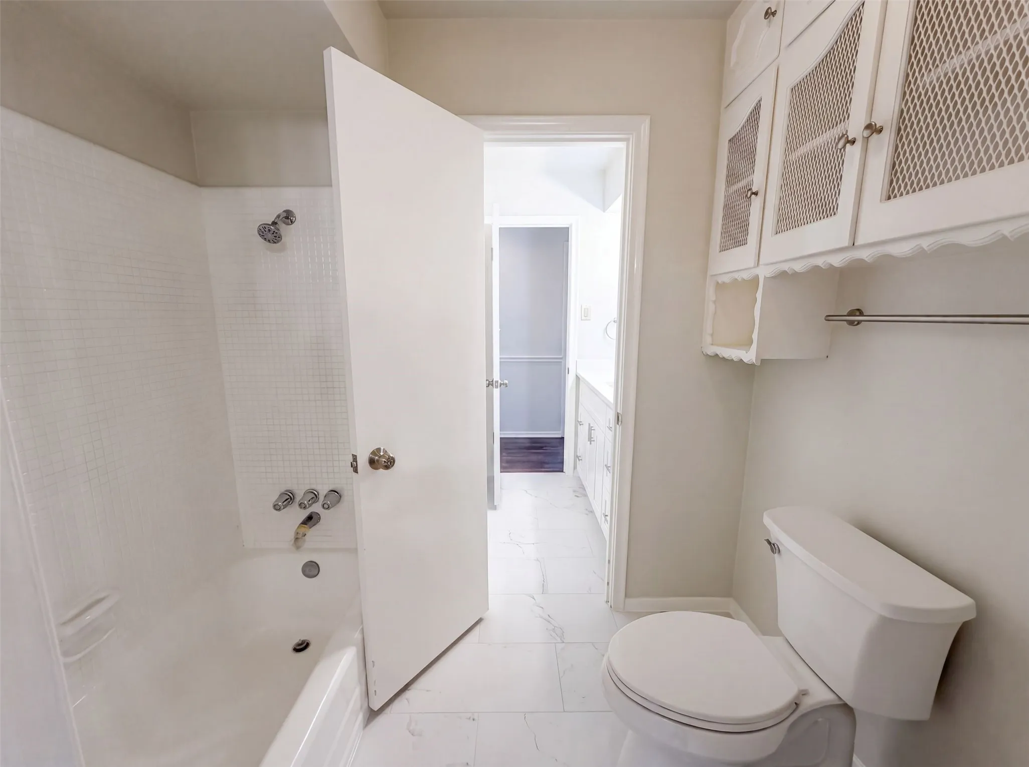 Single Family Residence For Sale in Dallas County , 821 Glen Oaks Boulevard, Dallas, Texas 75232, 3 Bedroom, 2 Bathroom, 2 Garage spaces, 1,963 Sqft, built in 1964, mls#21350996, Real Estate Agent in Dallas, Homes For Sale in Dallas county, Homes For Sale in Dallas, Realtor in Dallas Texas, Real Estate Brokerage Independent Realty Texas, Luminita Cordes Realtor