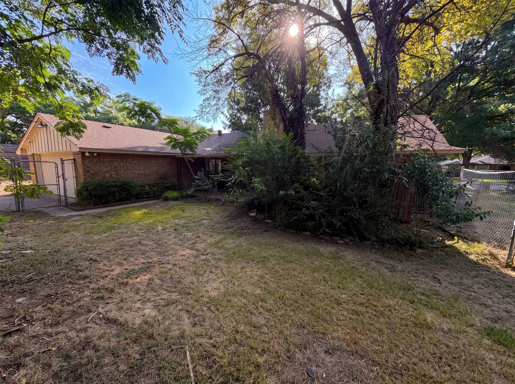 Single Family Residence For Sale in Dallas County , 821 Glen Oaks Boulevard, Dallas, Texas 75232, 3 Bedroom, 2 Bathroom, 2 Garage spaces, 1,963 Sqft, built in 1964, mls#21350996, Real Estate Agent in Dallas, Homes For Sale in Dallas county, Homes For Sale in Dallas, Realtor in Dallas Texas, Real Estate Brokerage Independent Realty Texas, Luminita Cordes Realtor