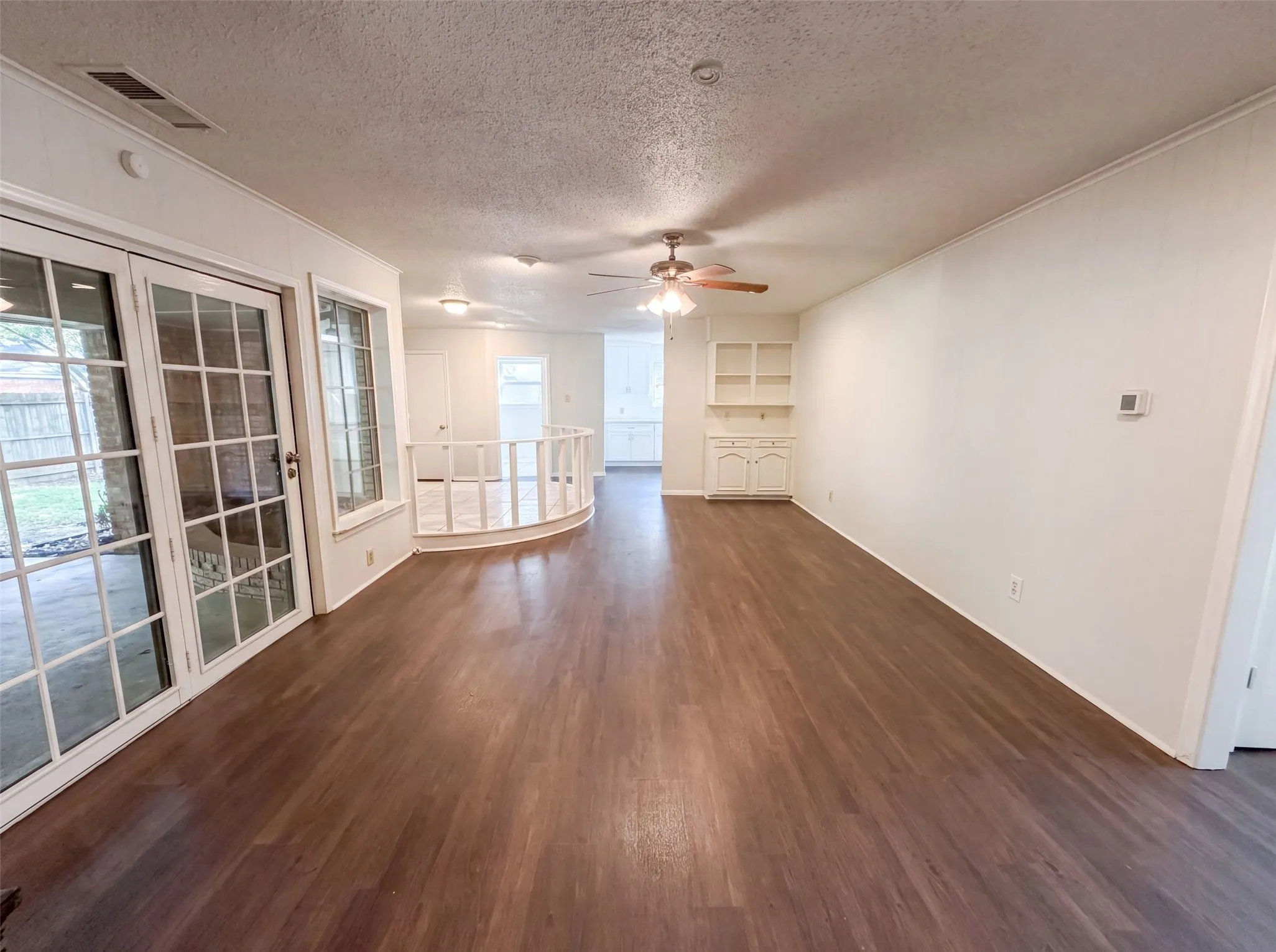 Single Family Residence For Sale in Dallas County , 821 Glen Oaks Boulevard, Dallas, Texas 75232, 3 Bedroom, 2 Bathroom, 2 Garage spaces, 1,963 Sqft, built in 1964, mls#21350996, Real Estate Agent in Dallas, Homes For Sale in Dallas county, Homes For Sale in Dallas, Realtor in Dallas Texas, Real Estate Brokerage Independent Realty Texas, Luminita Cordes Realtor