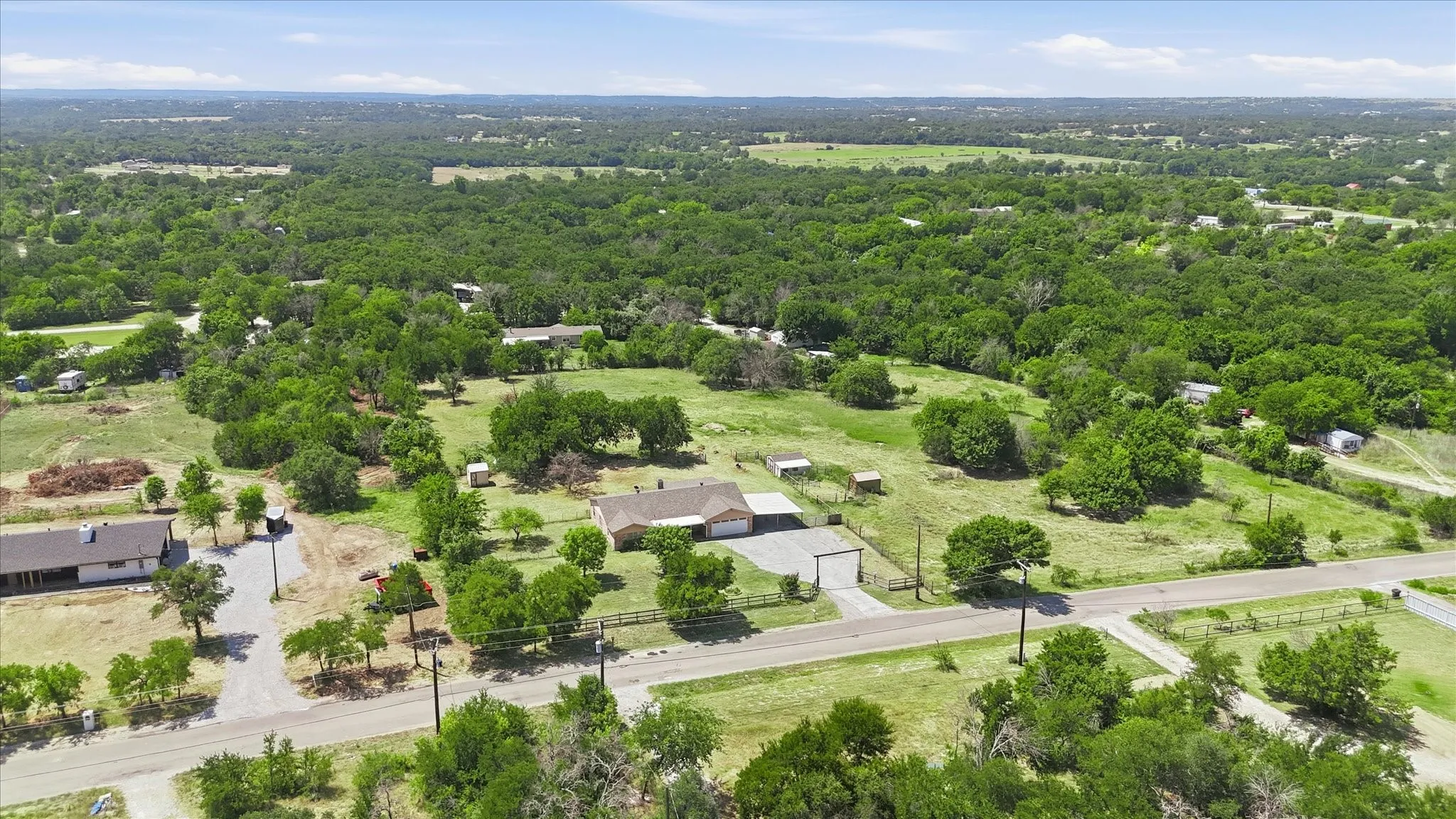 Single Family Residence For Sale in Parker County , 892 Highland Circle, Springtown, Texas 76082, 3 Bedroom, 2 Bathroom, 2 Garage spaces, 1,712 Sqft, built in 1976, mls#21335997, Real Estate Agent in Springtown, Homes For Sale in Parker county, Homes For Sale in Springtown, Realtor in Springtown Texas, Real Estate Brokerage Independent Realty Texas, Luminita Cordes Realtor