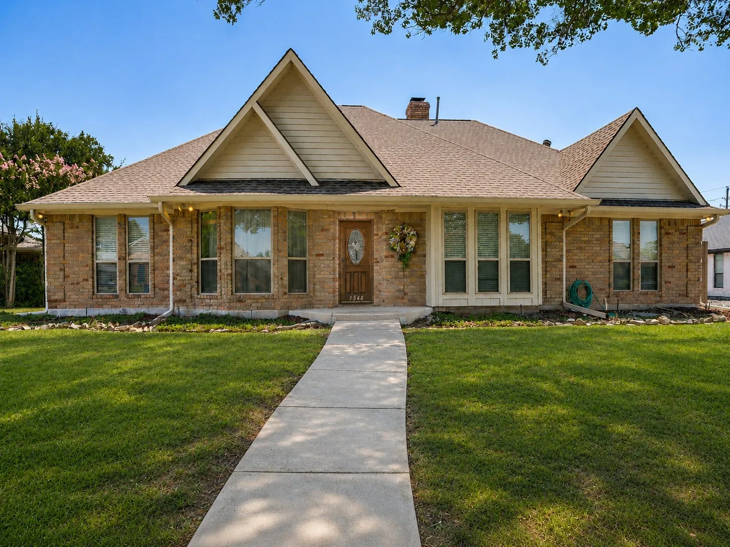 Single Family Residence For Sale in Collin County , 1548 Bamburgh Drive, Plano, Texas 75075, 3 Bedroom, 2 Bathroom, 2 Garage spaces, 2,376 Sqft, built in 1983, mls#21347226, Real Estate Agent in Plano, Homes For Sale in Collin county, Homes For Sale in Plano, Realtor in Plano Texas, Real Estate Brokerage Independent Realty Texas, Luminita Cordes Realtor