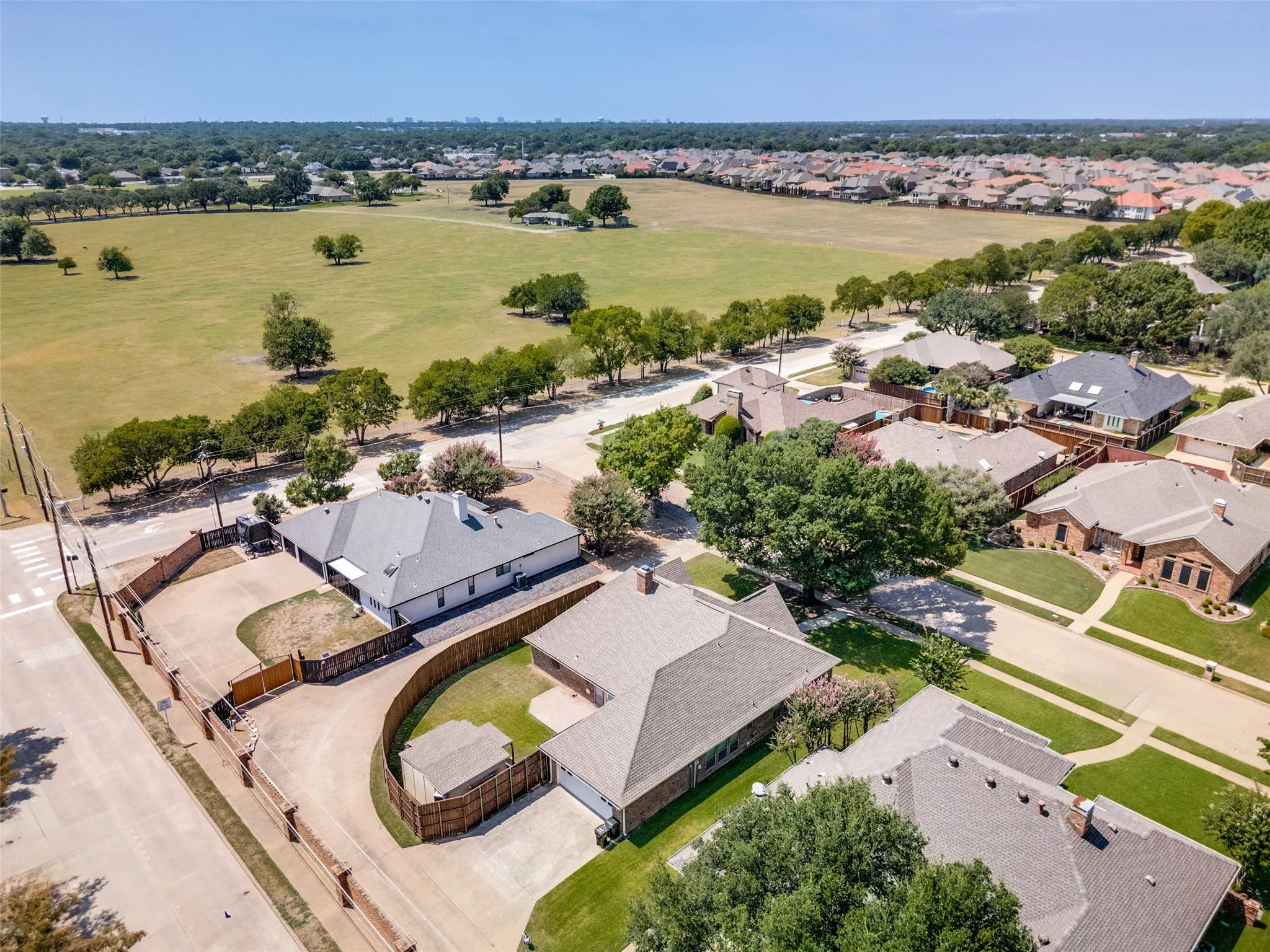 Single Family Residence For Sale in Collin County , 1548 Bamburgh Drive, Plano, Texas 75075, 3 Bedroom, 2 Bathroom, 2 Garage spaces, 2,376 Sqft, built in 1983, mls#21347226, Real Estate Agent in Plano, Homes For Sale in Collin county, Homes For Sale in Plano, Realtor in Plano Texas, Real Estate Brokerage Independent Realty Texas, Luminita Cordes Realtor