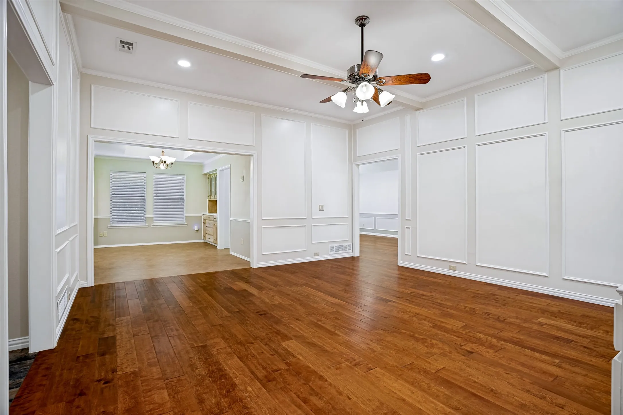 Single Family Residence For Sale in Collin County , 1548 Bamburgh Drive, Plano, Texas 75075, 3 Bedroom, 2 Bathroom, 2 Garage spaces, 2,376 Sqft, built in 1983, mls#21347226, Real Estate Agent in Plano, Homes For Sale in Collin county, Homes For Sale in Plano, Realtor in Plano Texas, Real Estate Brokerage Independent Realty Texas, Luminita Cordes Realtor
