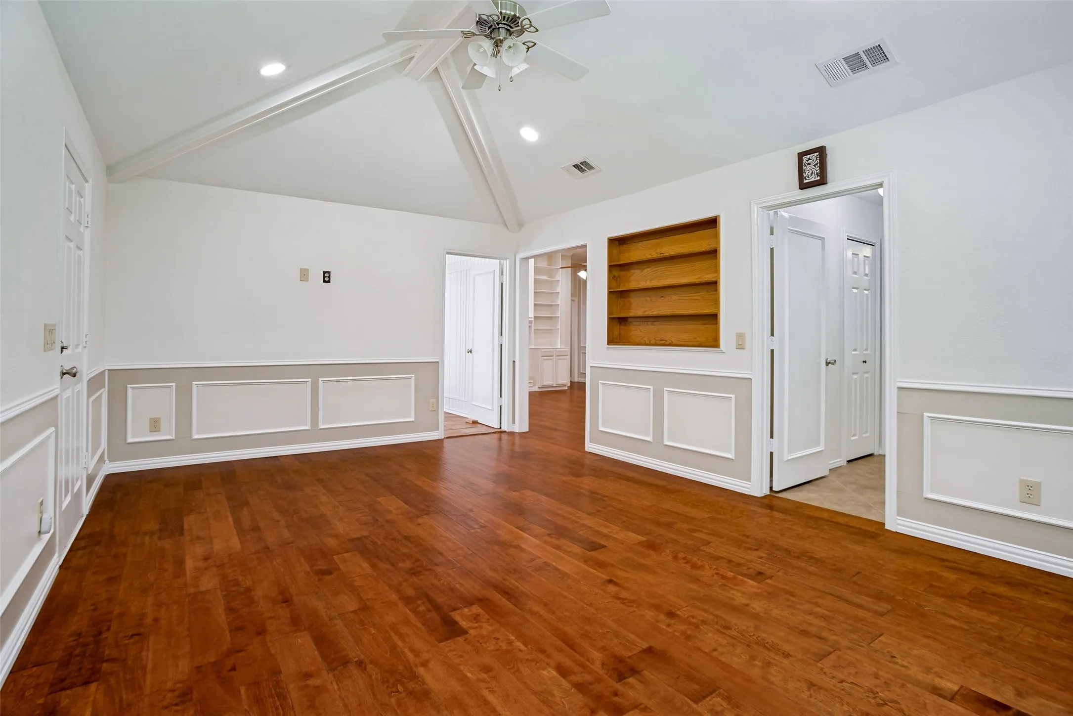 Single Family Residence For Sale in Collin County , 1548 Bamburgh Drive, Plano, Texas 75075, 3 Bedroom, 2 Bathroom, 2 Garage spaces, 2,376 Sqft, built in 1983, mls#21347226, Real Estate Agent in Plano, Homes For Sale in Collin county, Homes For Sale in Plano, Realtor in Plano Texas, Real Estate Brokerage Independent Realty Texas, Luminita Cordes Realtor