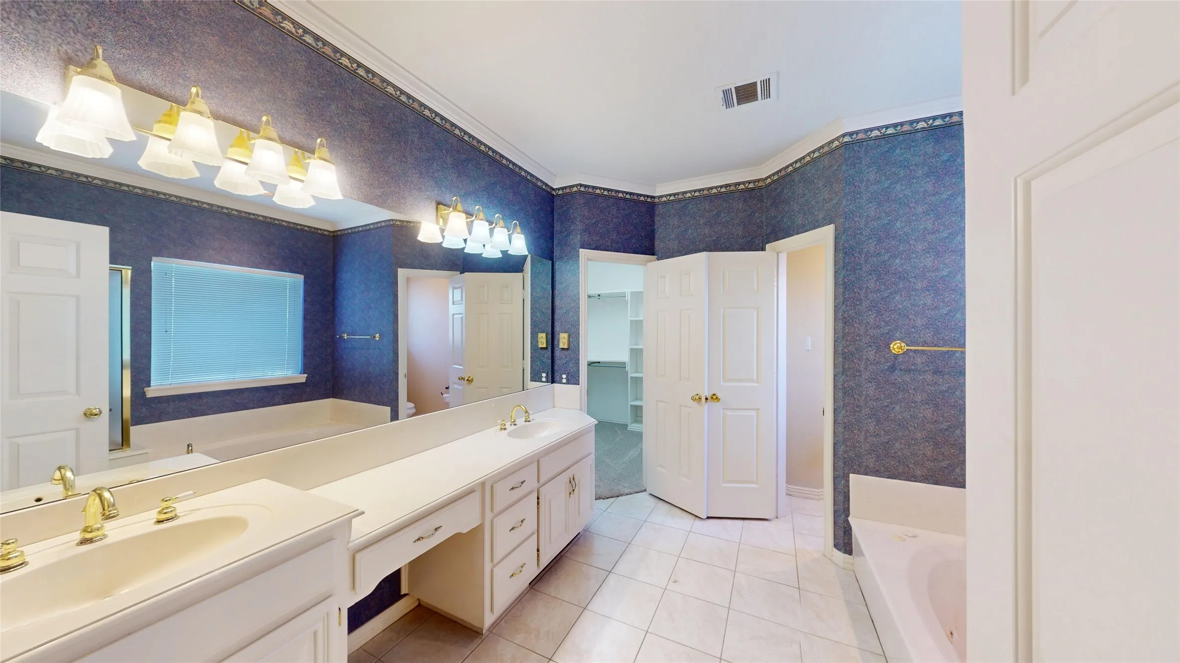 Single Family Residence For Sale in Tarrant County , 7525 Brentwood Court, North Richland Hills, Texas 76182, 4 Bedroom, 3 Bathroom, 2 Garage spaces, 2,541 Sqft, built in 1991, mls#21350190, Real Estate Agent in North Richland Hills, Homes For Sale in Tarrant county, Homes For Sale in North Richland Hills, Realtor in North Richland Hills Texas, Real Estate Brokerage Independent Realty Texas, Luminita Cordes Realtor