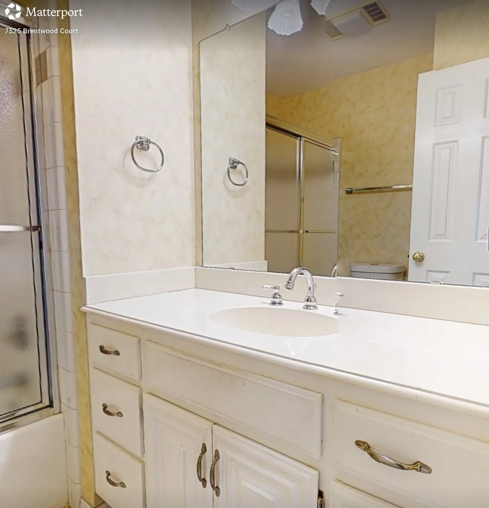 Single Family Residence For Sale in Tarrant County , 7525 Brentwood Court, North Richland Hills, Texas 76182, 4 Bedroom, 3 Bathroom, 2 Garage spaces, 2,541 Sqft, built in 1991, mls#21350190, Real Estate Agent in North Richland Hills, Homes For Sale in Tarrant county, Homes For Sale in North Richland Hills, Realtor in North Richland Hills Texas, Real Estate Brokerage Independent Realty Texas, Luminita Cordes Realtor
