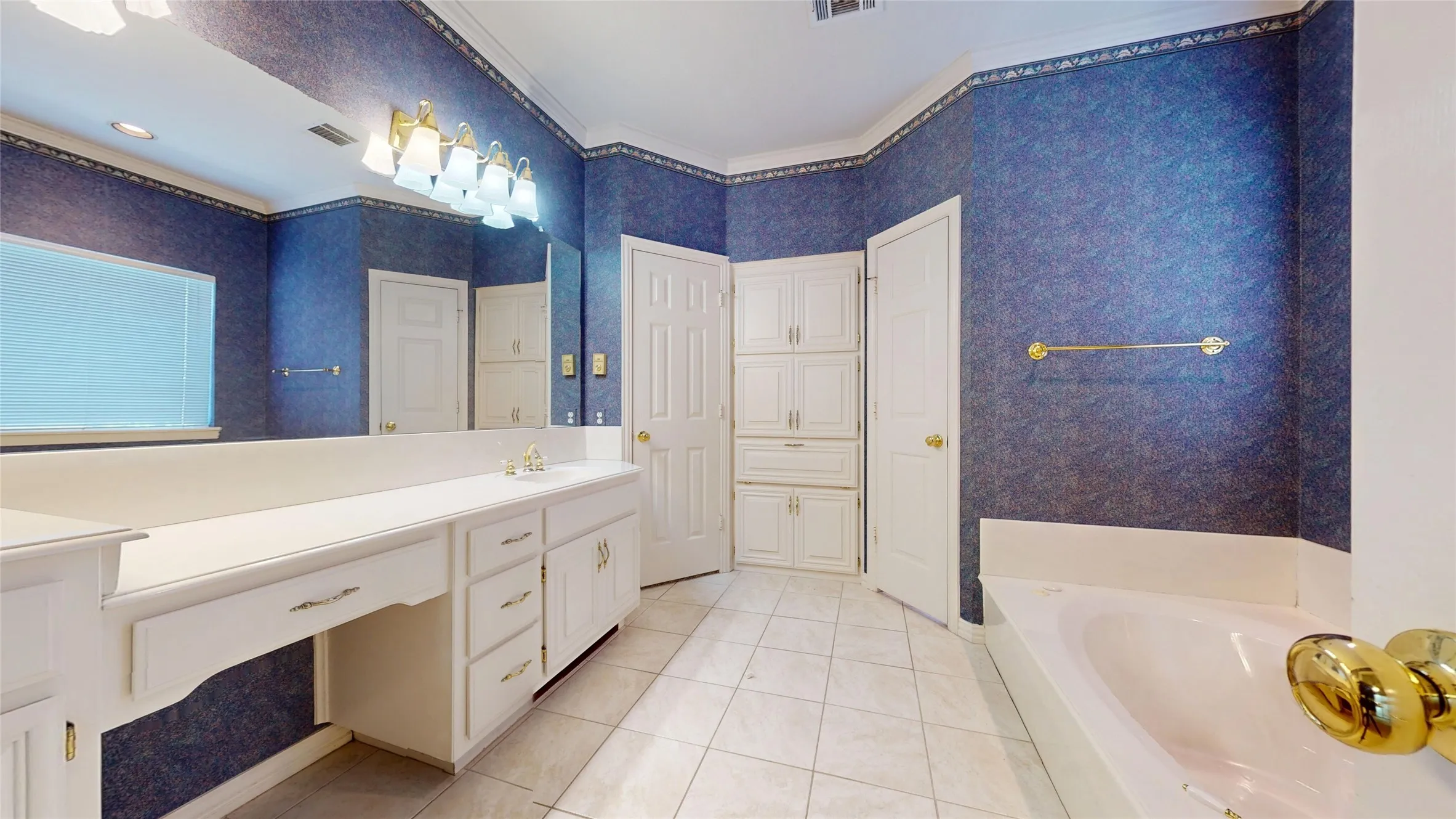 Single Family Residence For Sale in Tarrant County , 7525 Brentwood Court, North Richland Hills, Texas 76182, 4 Bedroom, 3 Bathroom, 2 Garage spaces, 2,541 Sqft, built in 1991, mls#21350190, Real Estate Agent in North Richland Hills, Homes For Sale in Tarrant county, Homes For Sale in North Richland Hills, Realtor in North Richland Hills Texas, Real Estate Brokerage Independent Realty Texas, Luminita Cordes Realtor